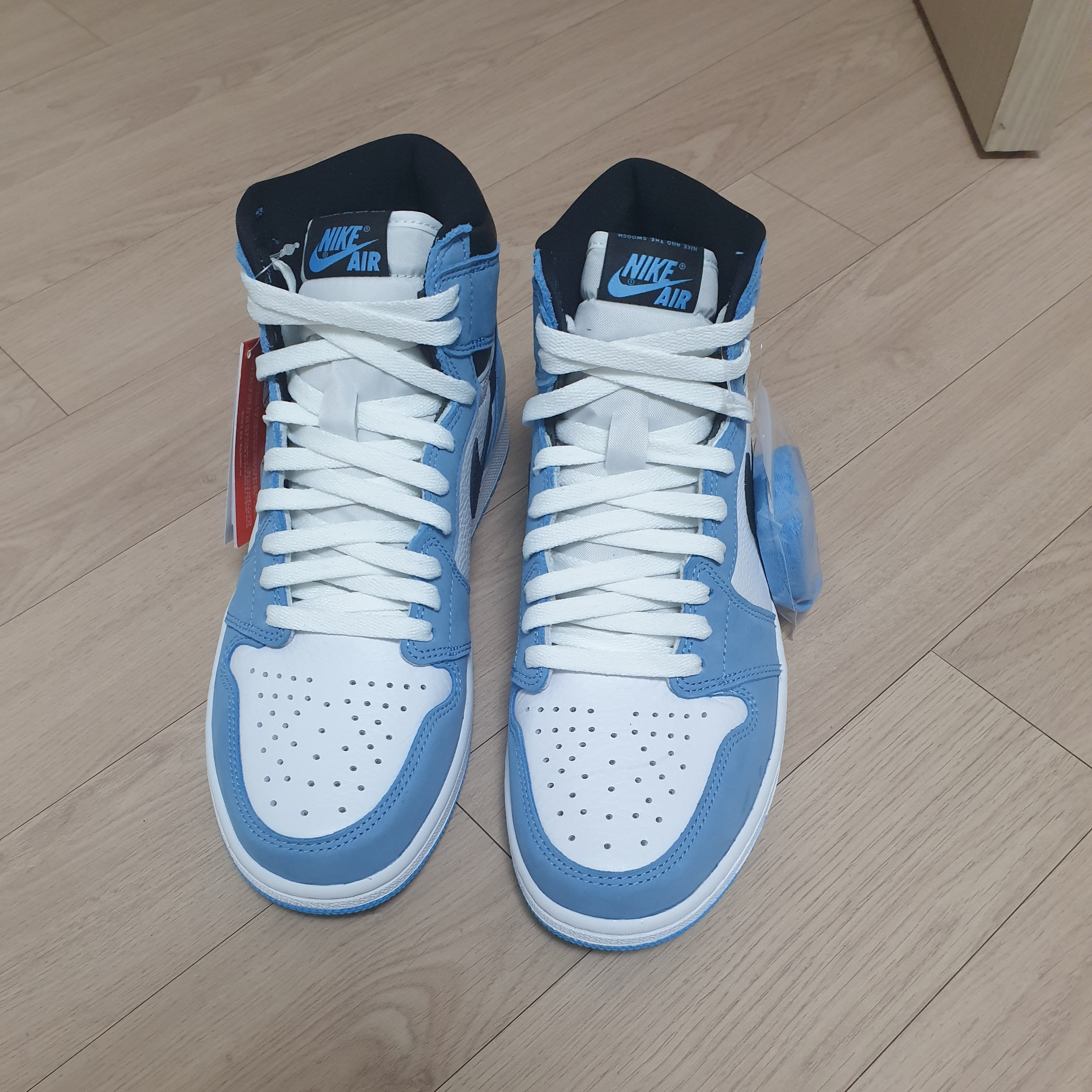 Jordan 1 Retro High OG University Blue 착용 스타일