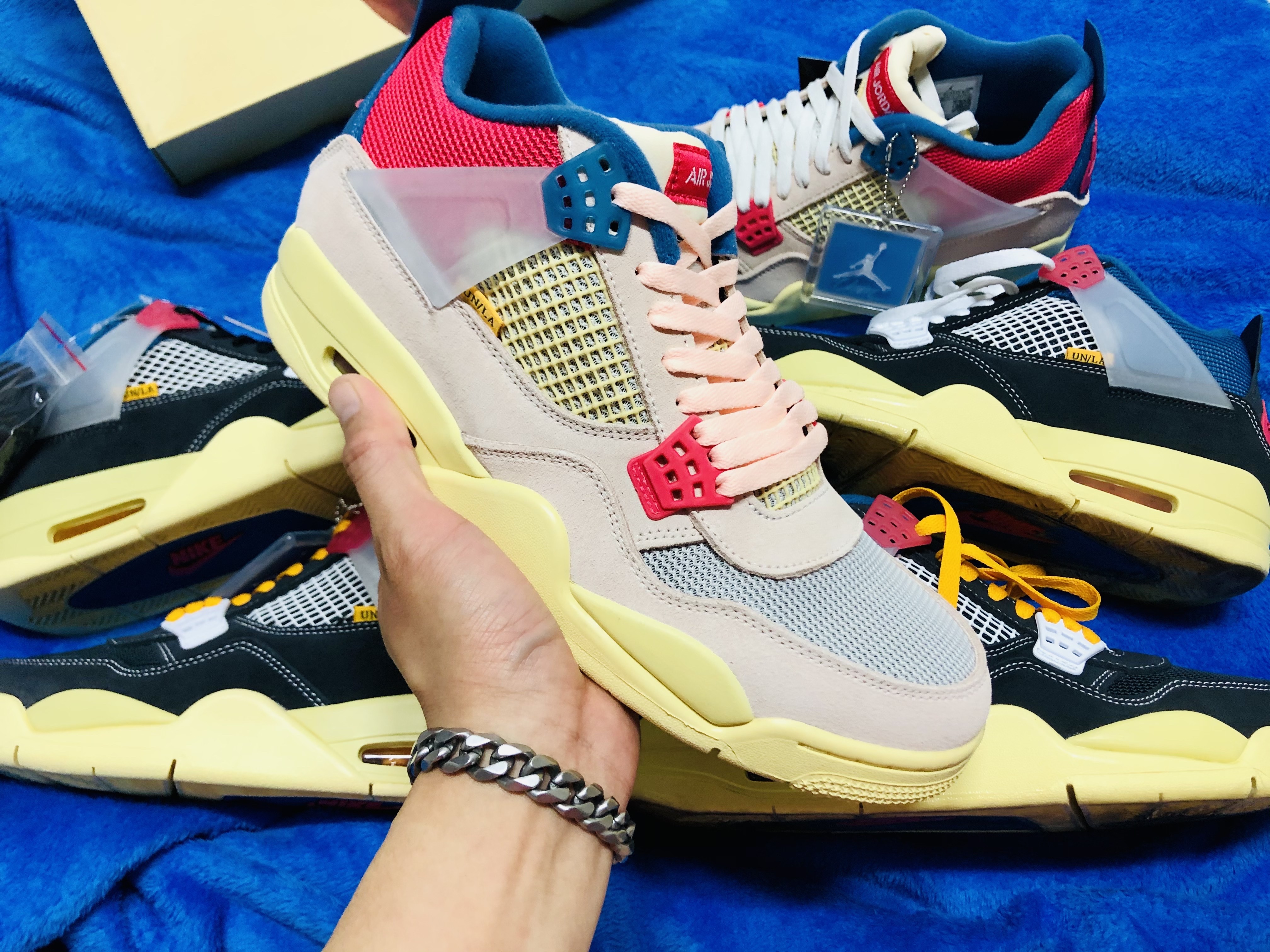 Jordan 4 x Union Retro Off Noir, Jordan 4 x Union Retro Guava Ice 착용 스타일 - 3