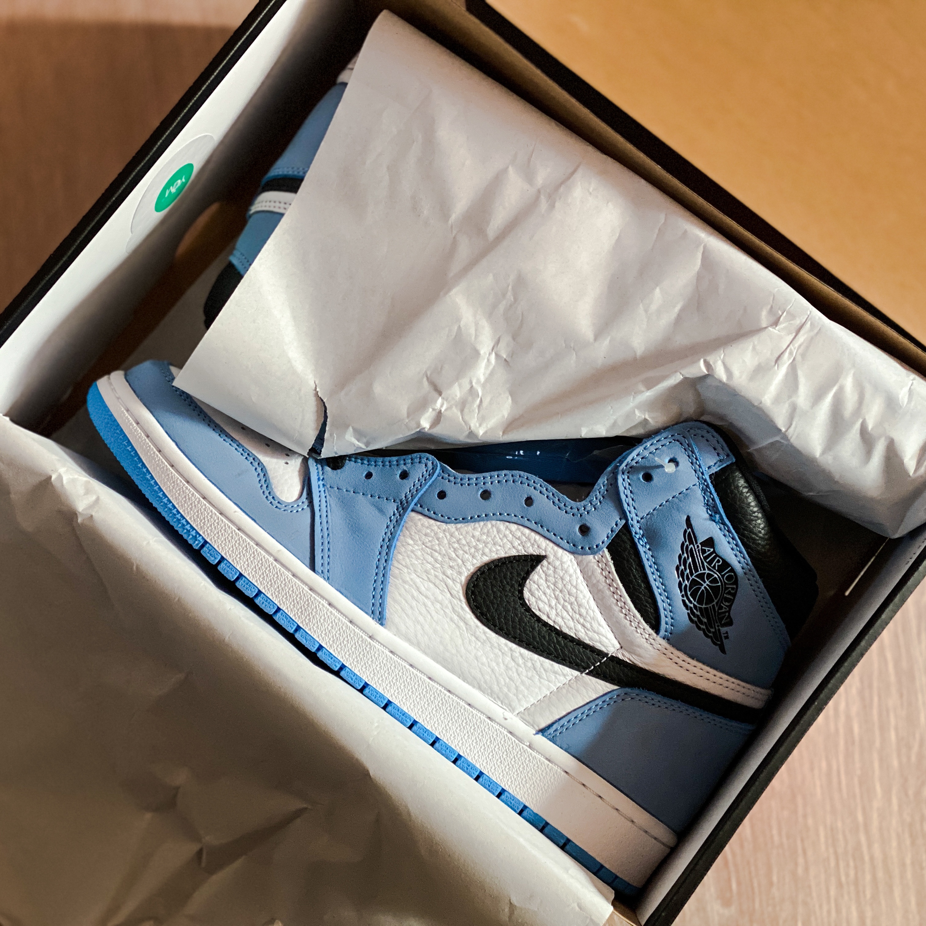 Jordan 1 Retro High OG University Blue 착용 스타일 - 1