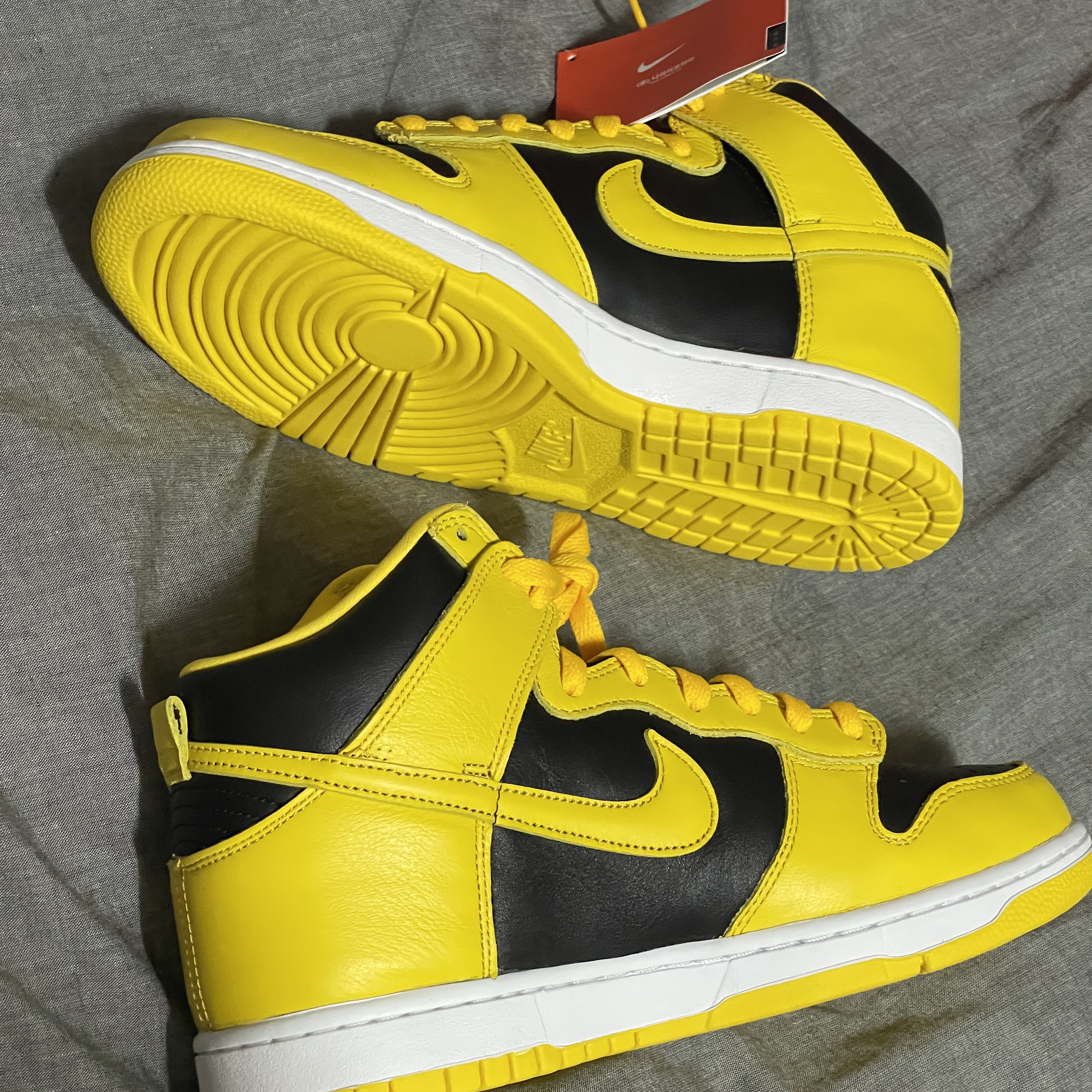 Nike Dunk High SP Varsity Maize 착용 스타일