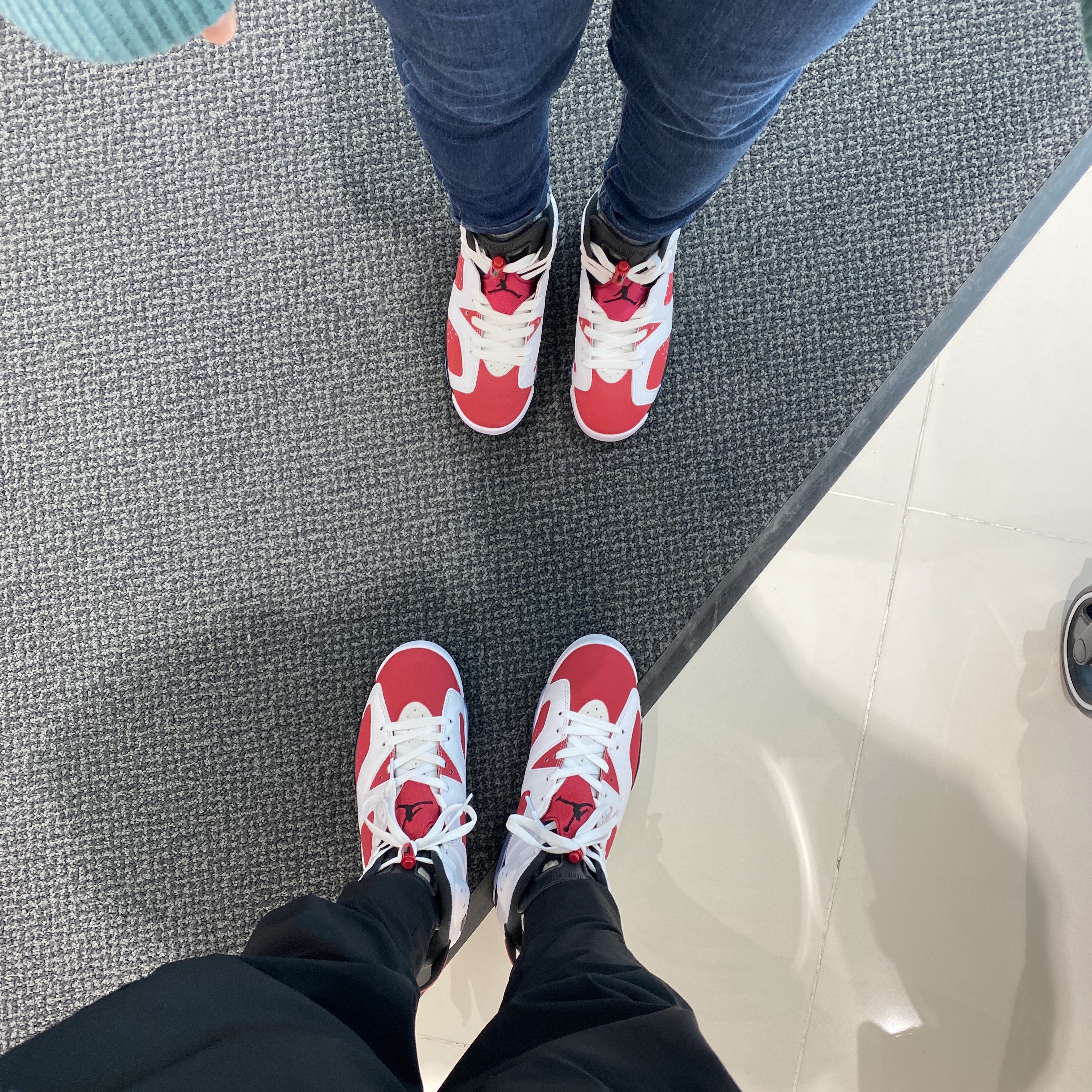 Jordan 6 Retro Carmine 2021, (GS) Jordan 6 Retro Carmine 2021 착용 스타일