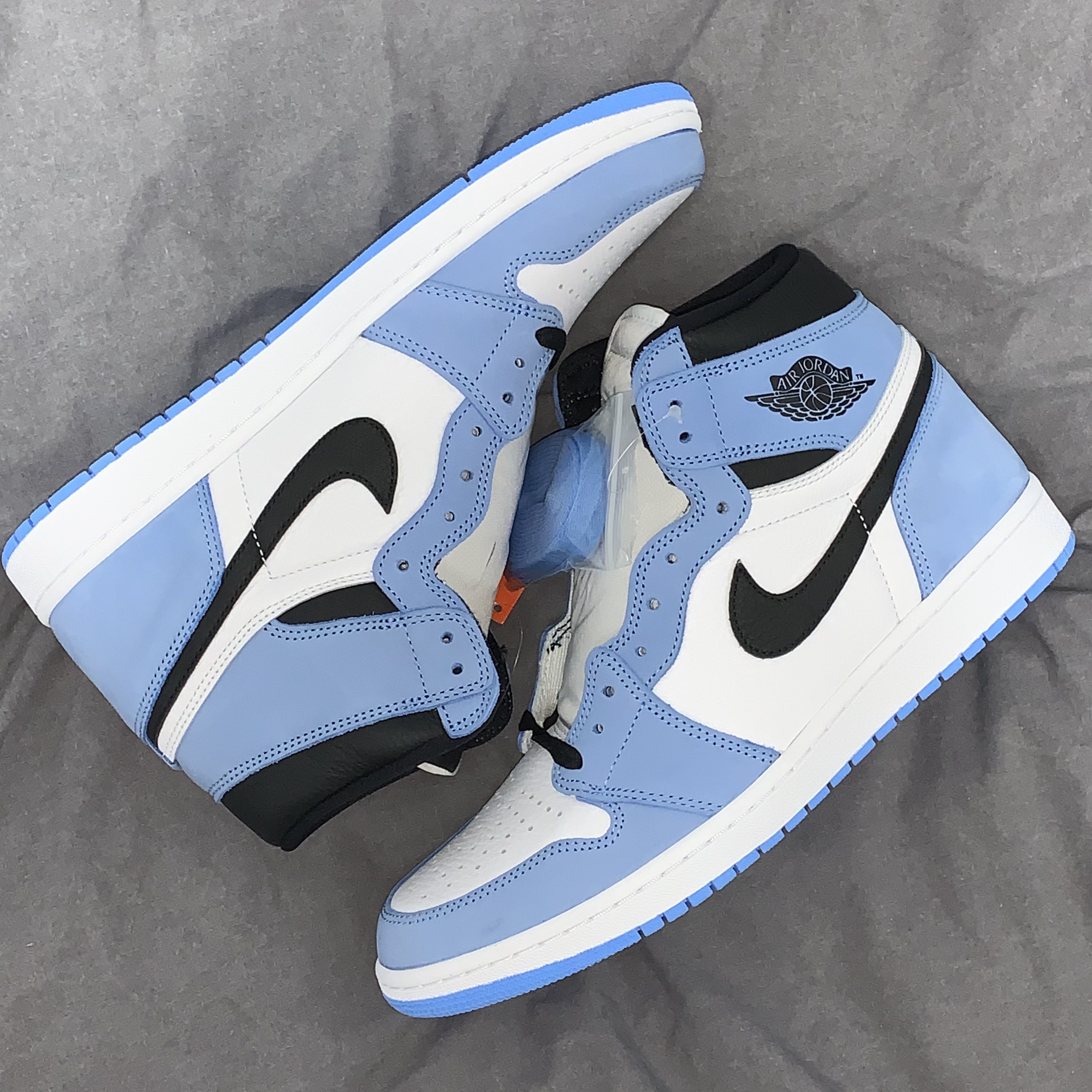 Jordan 1 Retro High OG University Blue 착용 스타일