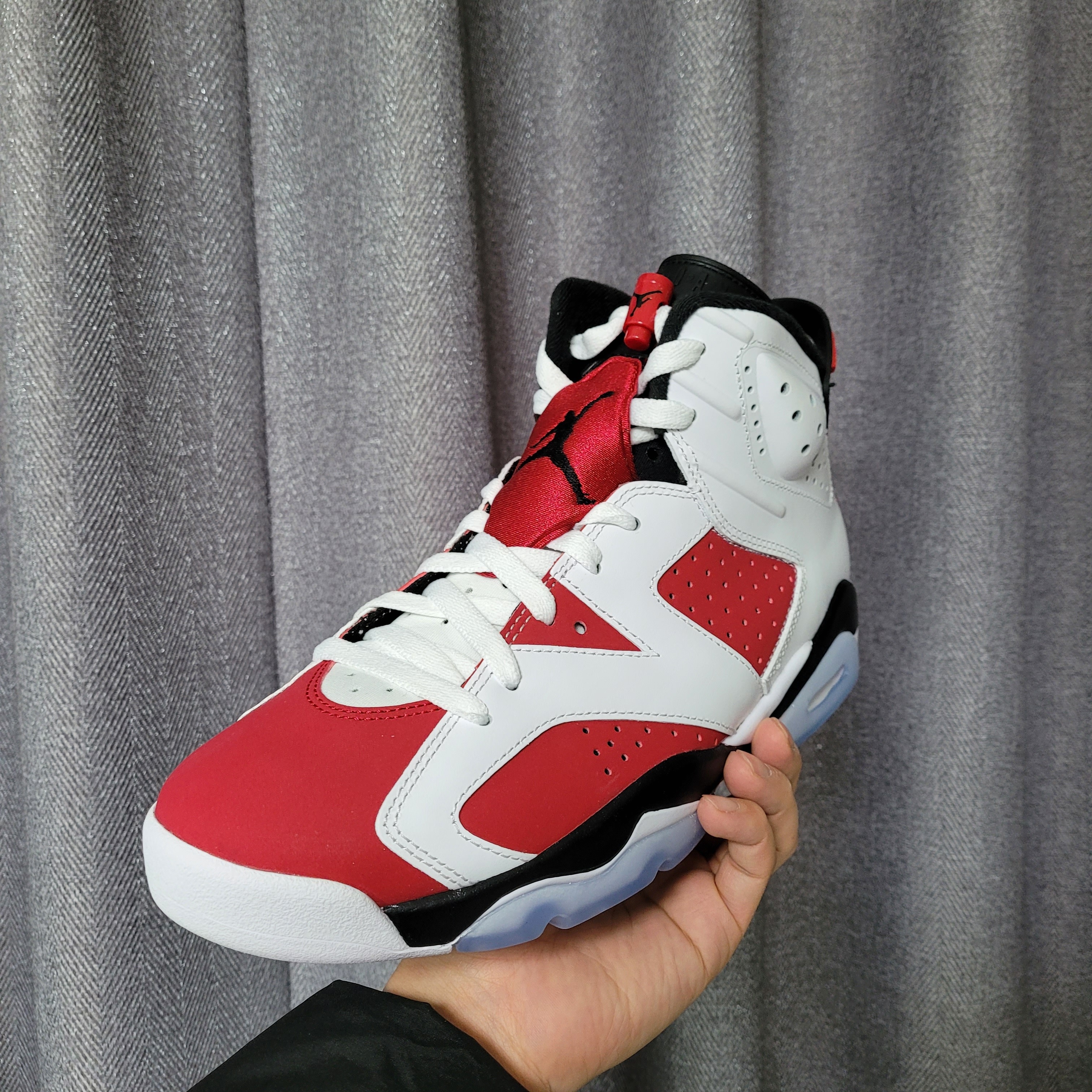 Jordan 6 Retro Carmine 2021 착용 스타일 - 1
