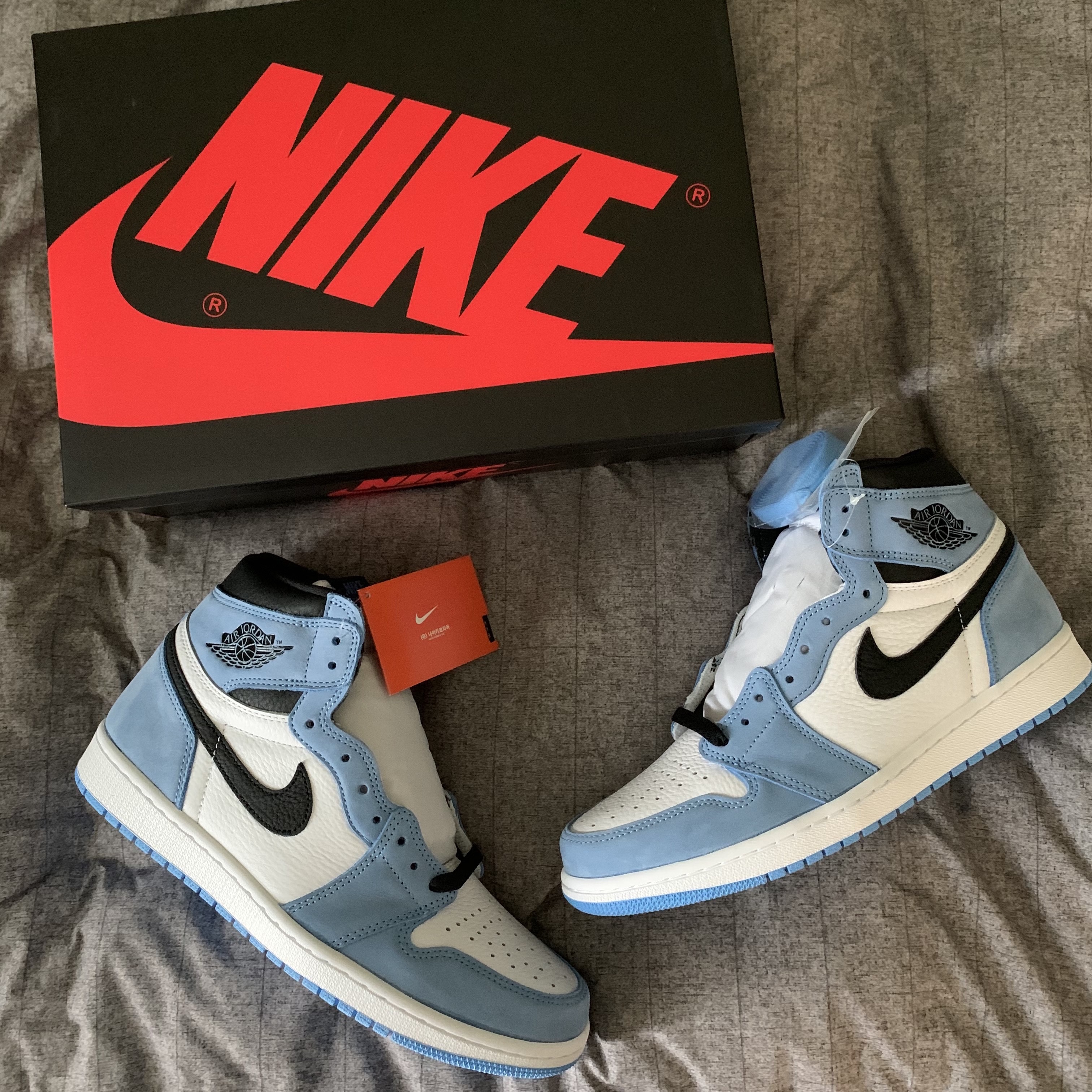 Jordan 1 Retro High OG University Blue 착용 스타일
