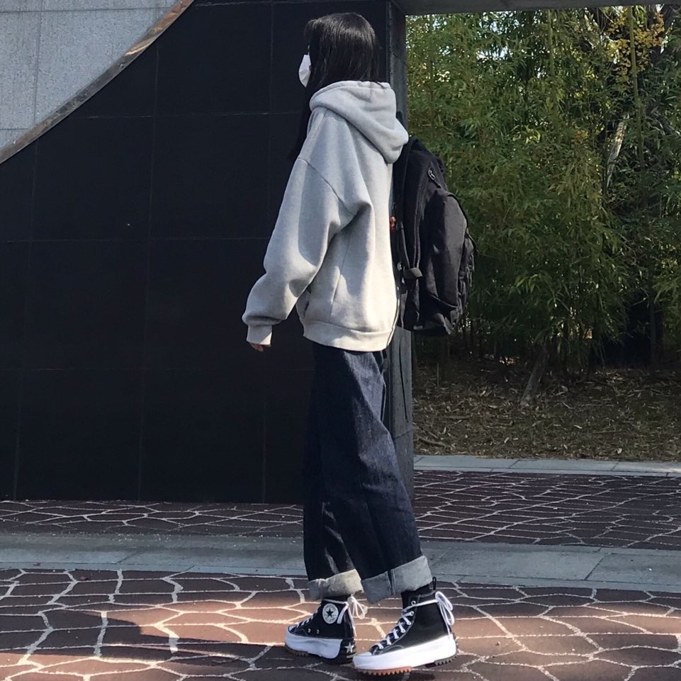 Converse Run Star Hike Hi Black White Gum 착용 스타일