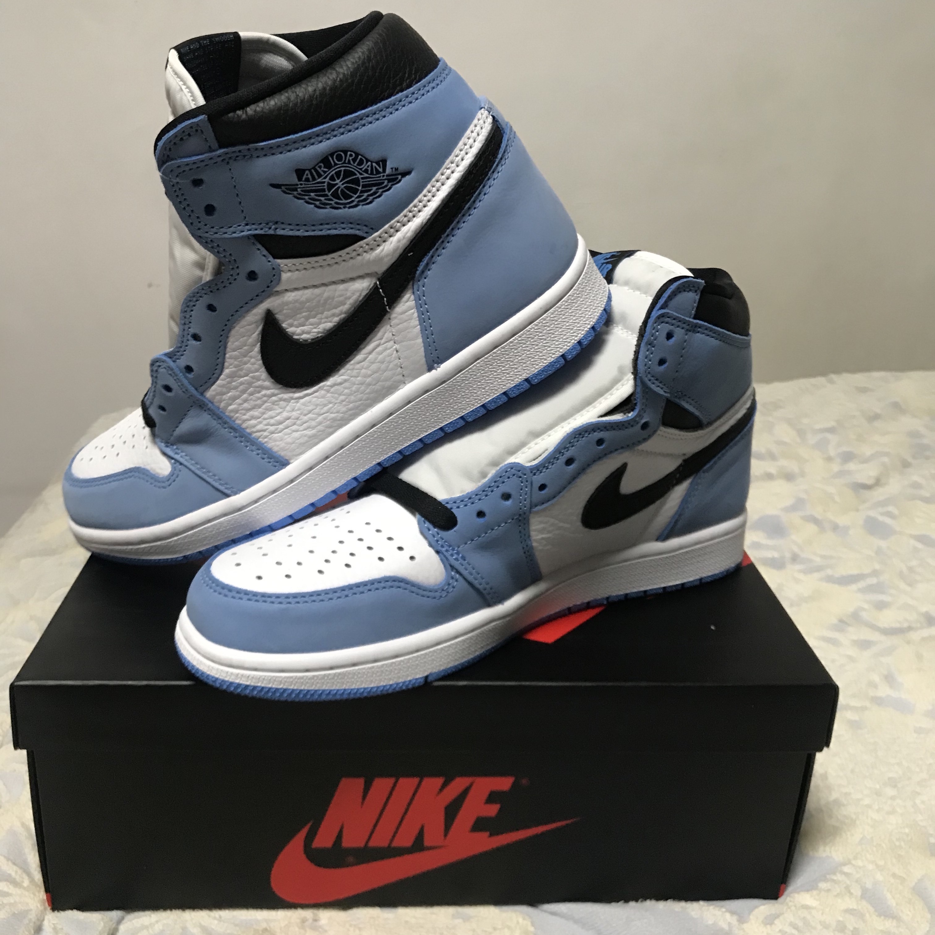 Jordan 1 Retro High OG University Blue 착용 스타일