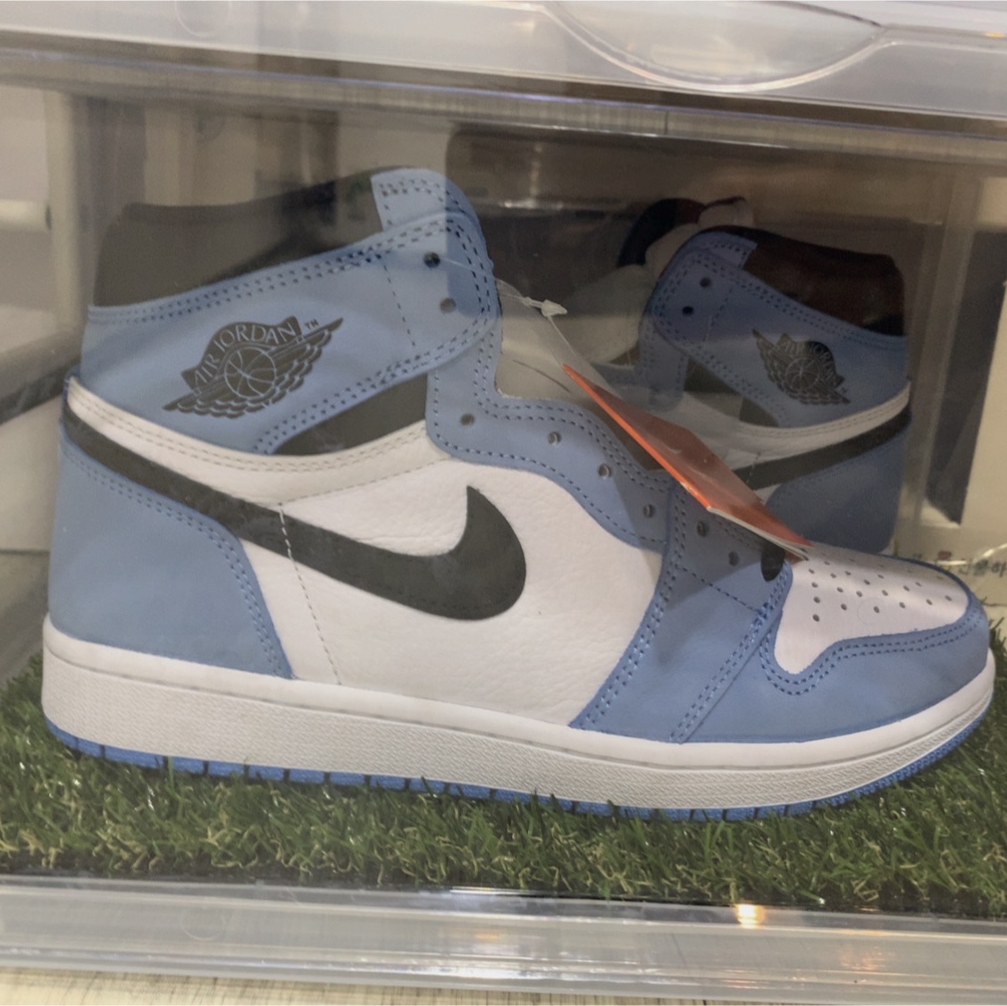 Jordan 1 Retro High OG University Blue 착용 스타일 - 2