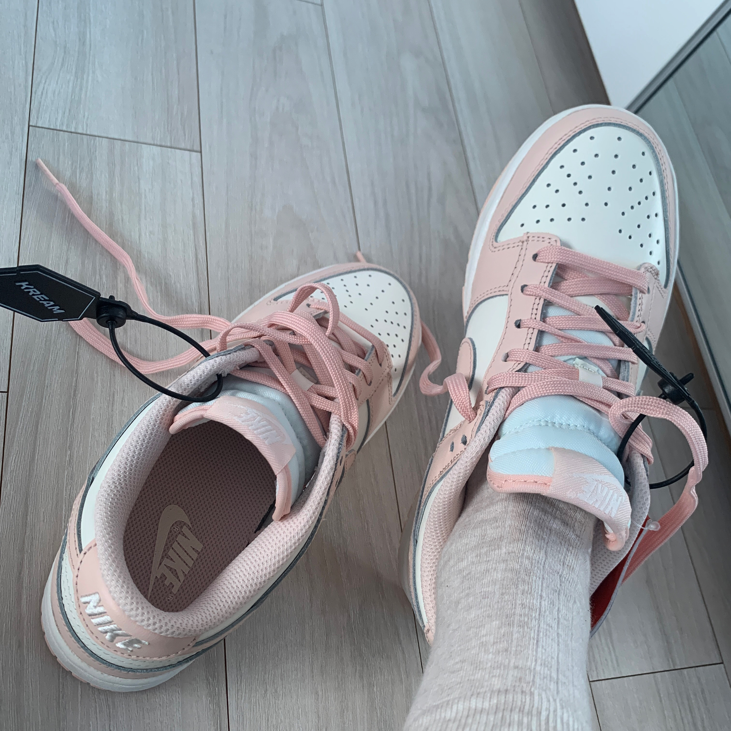 (W) Nike Dunk Low Orange Pearl 착용 스타일