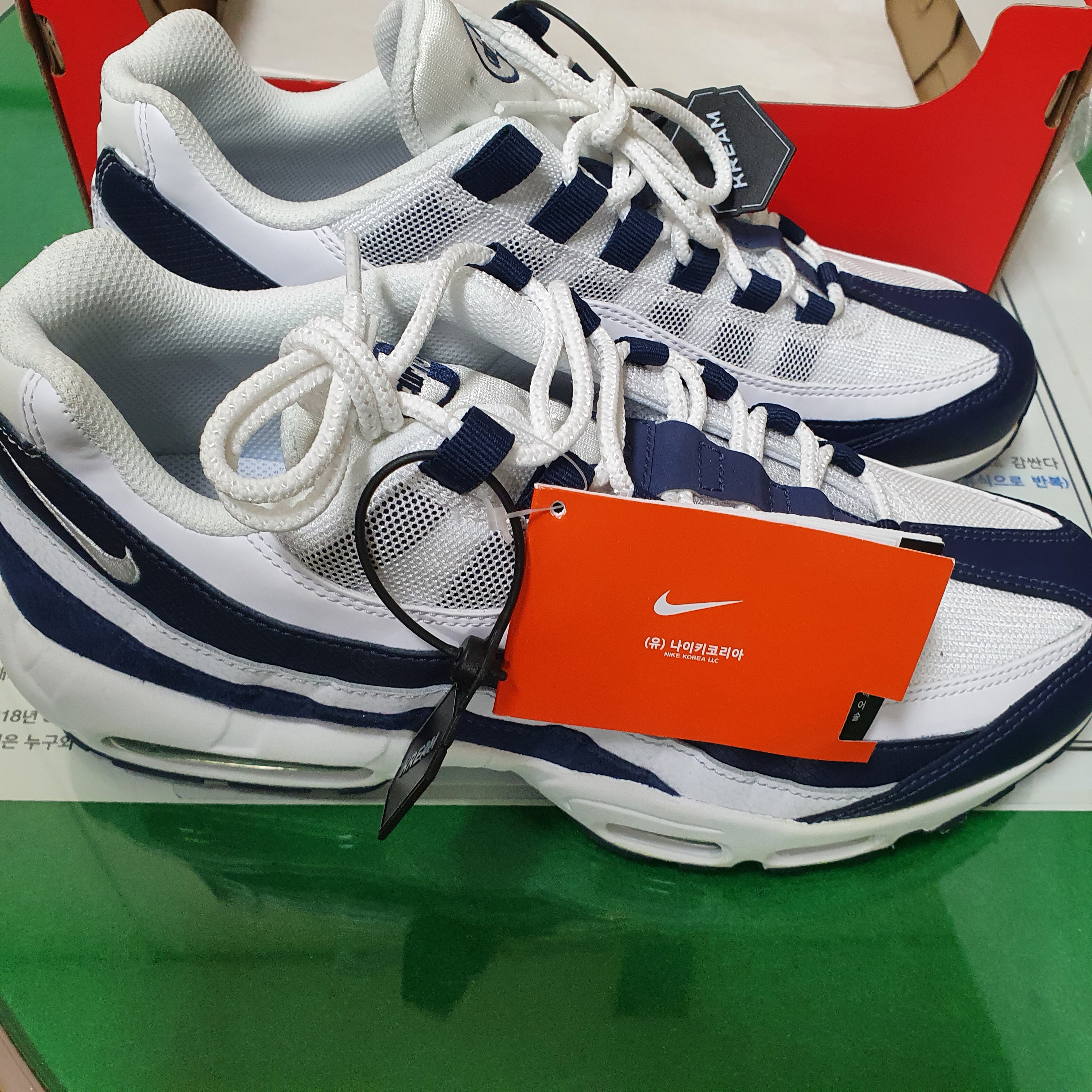 Nike Air Max 95 Essential Midnight Navy 착용 스타일 - 2