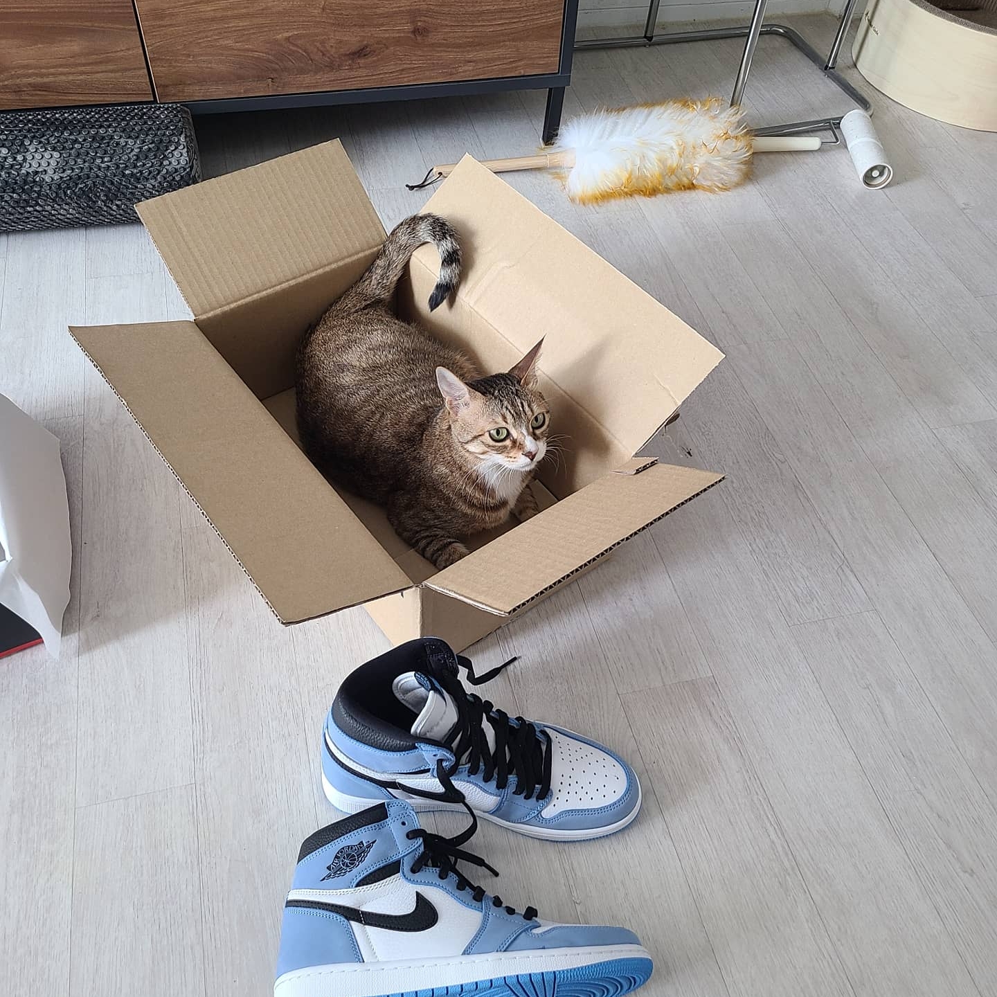 Jordan 1 Retro High OG University Blue 착용 스타일 - 2