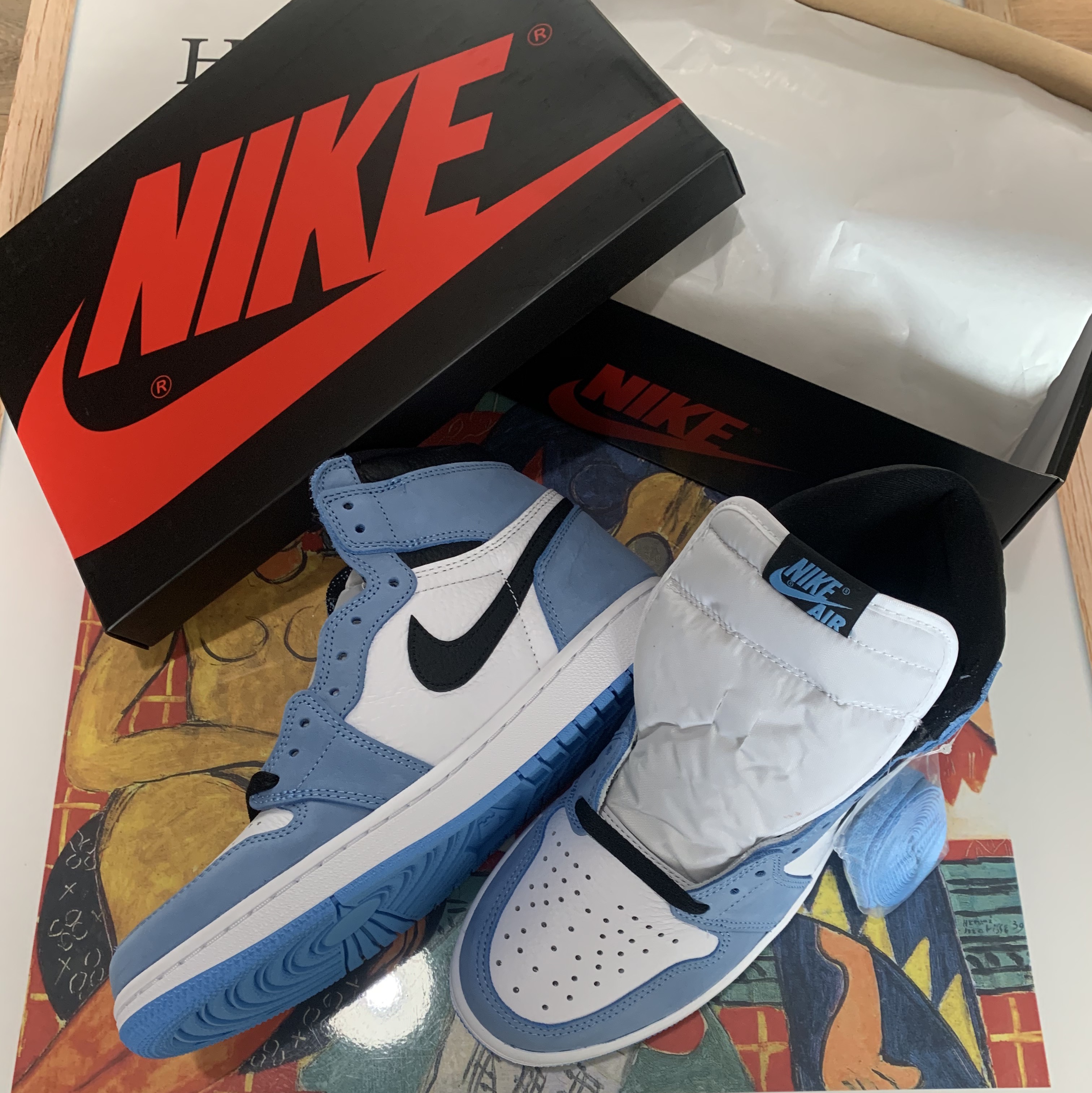 Jordan 1 Retro High OG University Blue 착용 스타일 - 2