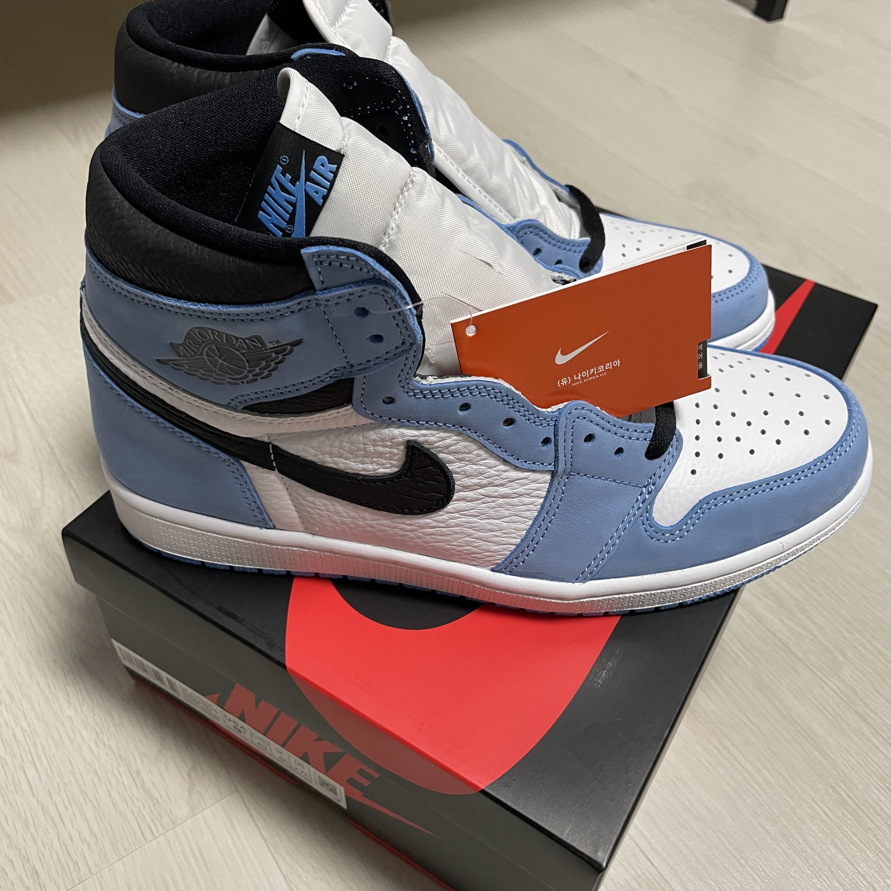 Jordan 1 Retro High OG University Blue 착용 스타일