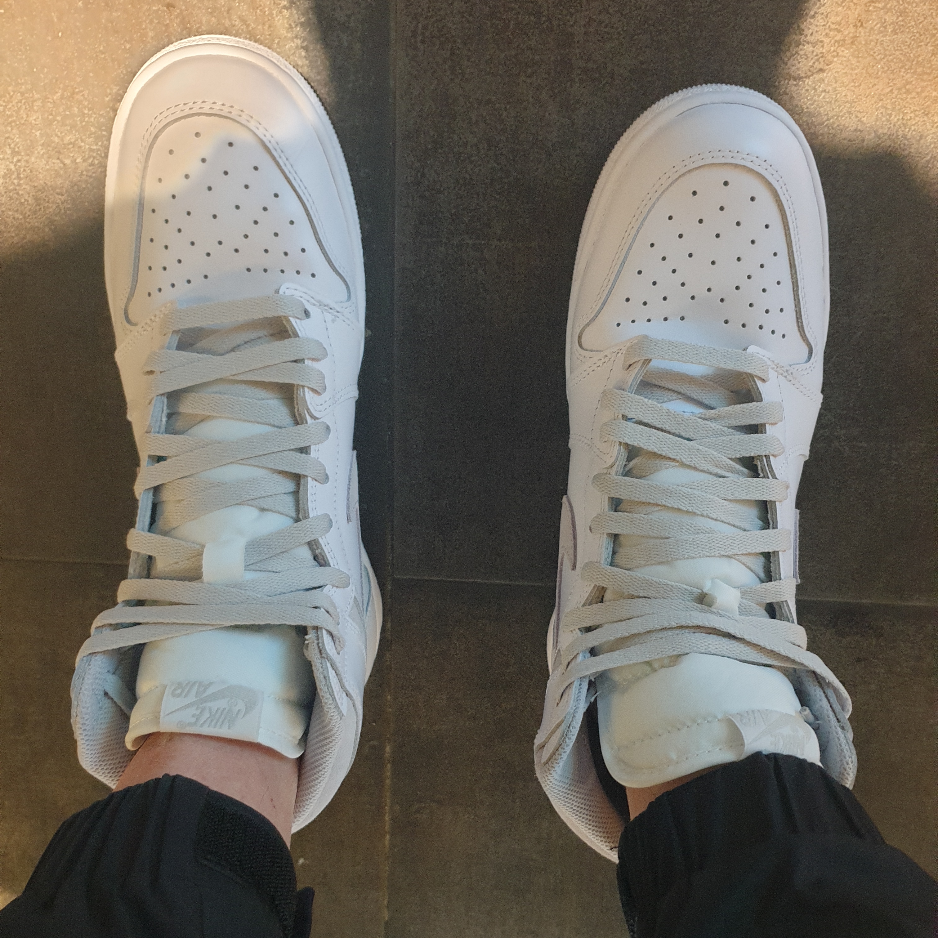 Jordan 1 High 85 Neutral Grey 착용 스타일