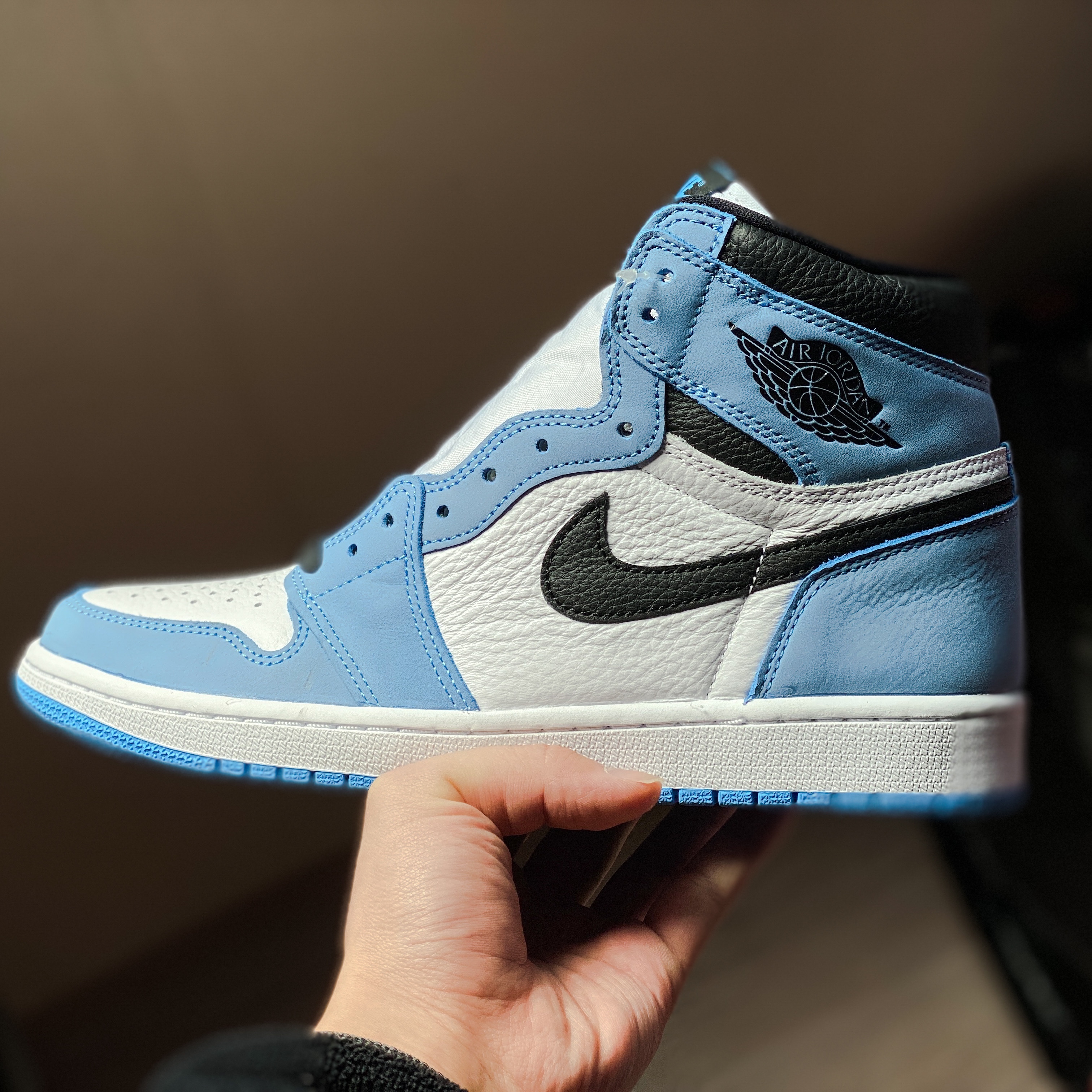 Jordan 1 Retro High OG University Blue 착용 스타일 - 2