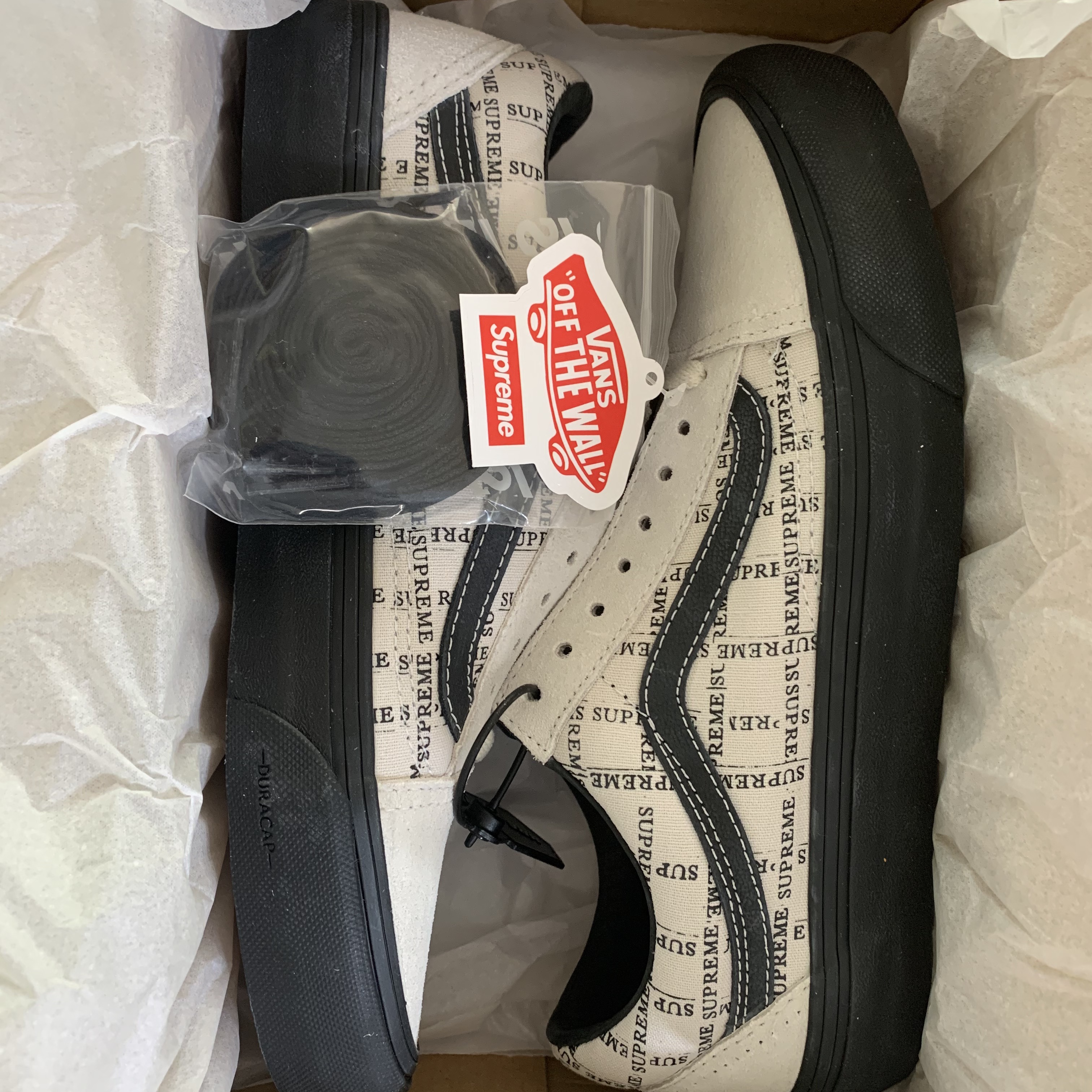 Vans x Supreme Old Skool Pro White Black 착용 스타일
