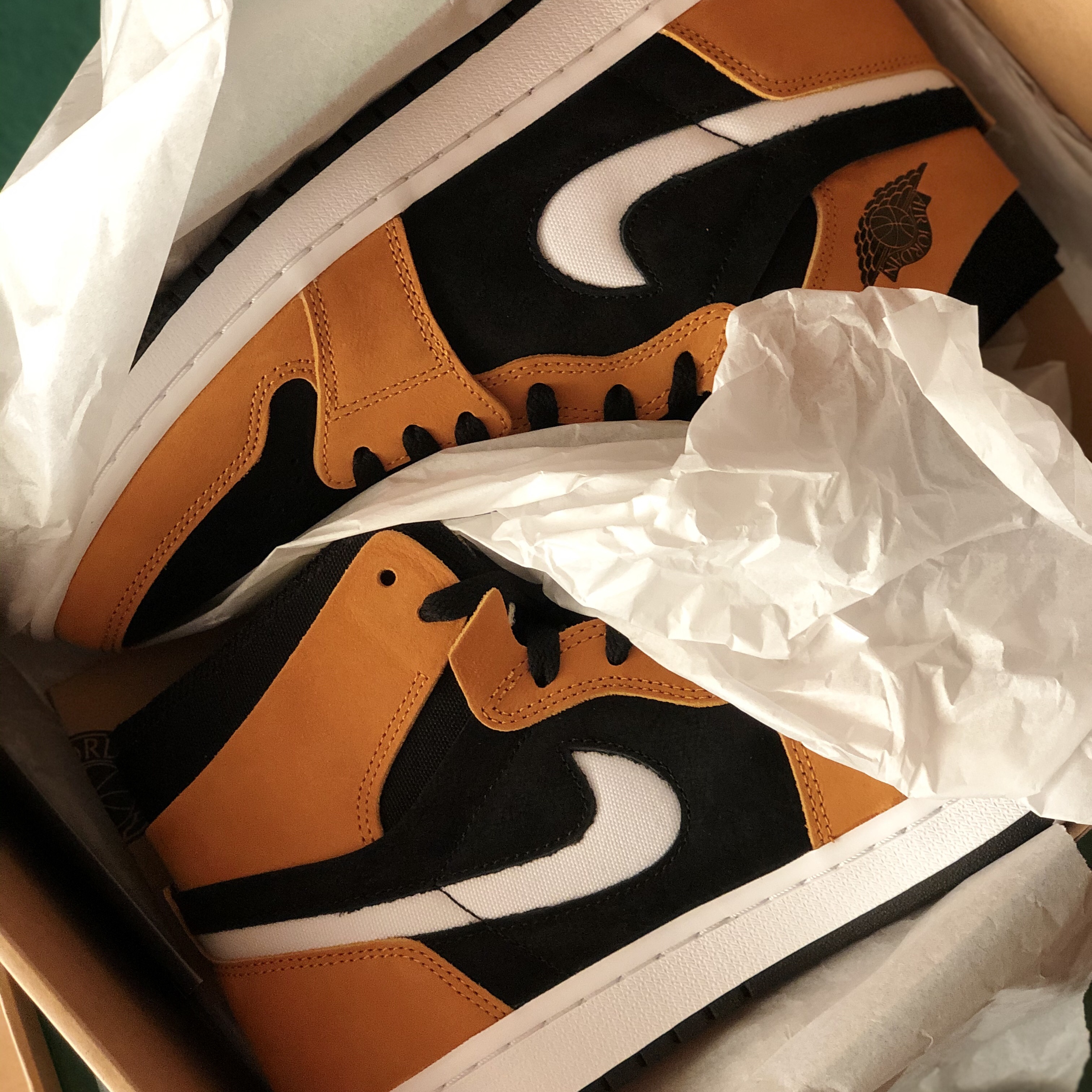 Jordan 1 Zoom Air CMFT Monarch Orange 착용 스타일 - 1