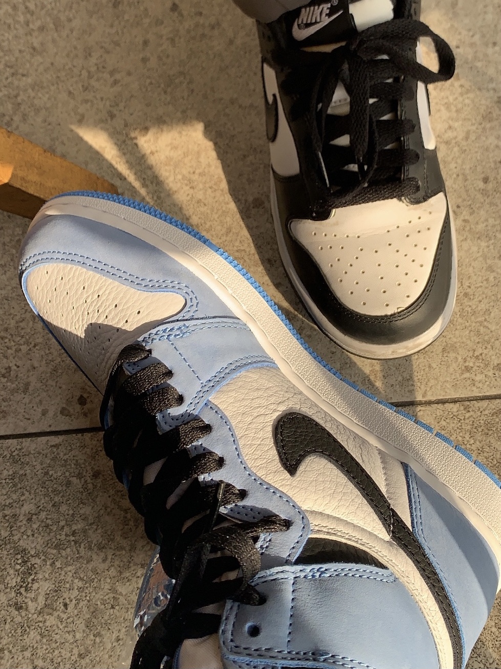(GS) Jordan 1 Retro High OG University Blue, Nike Dunk Low Retro Black 착용 스타일 - 1