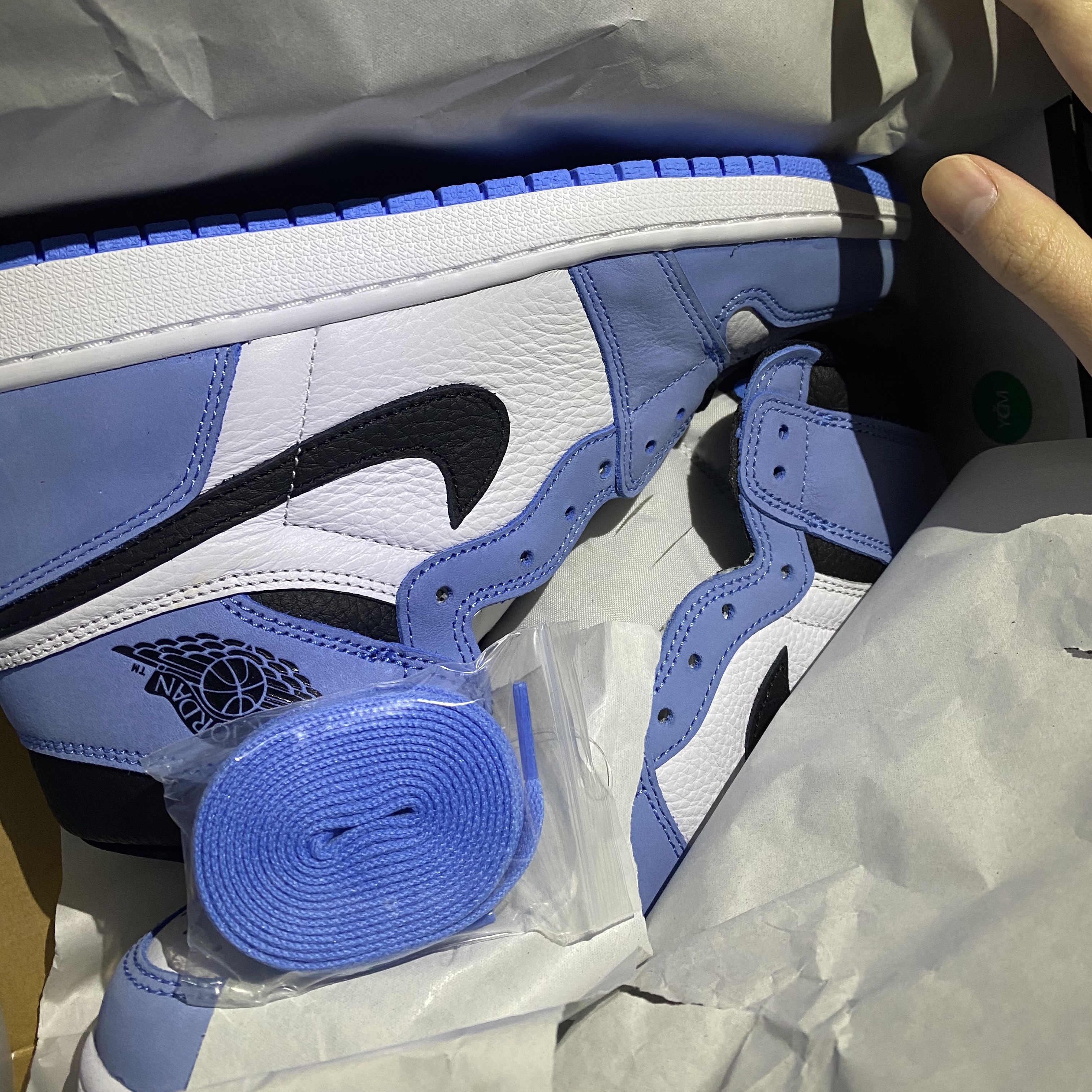 Jordan 1 Retro High OG University Blue 착용 스타일