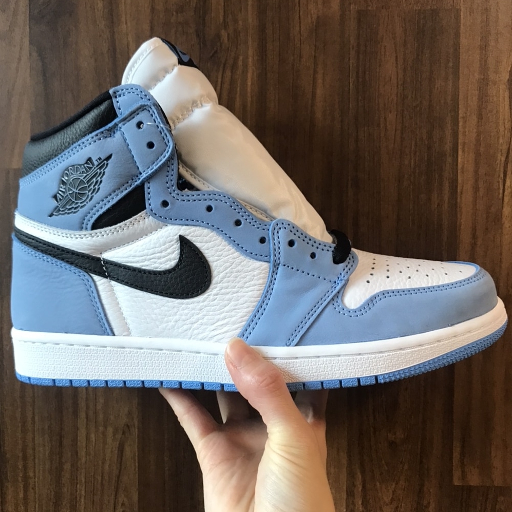 Jordan 1 Retro High OG University Blue 착용 스타일