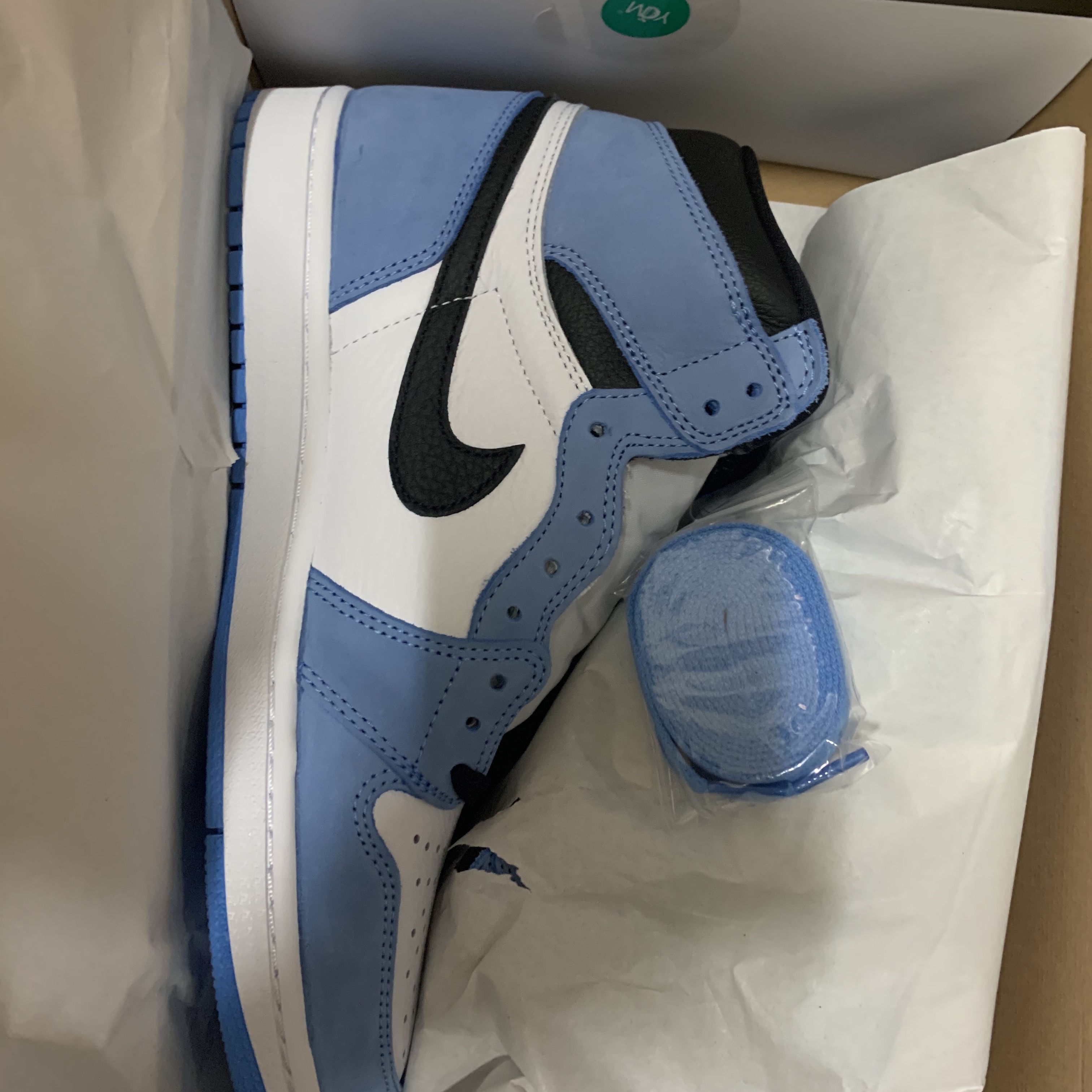 Jordan 1 Retro High OG University Blue 착용 스타일 - 2