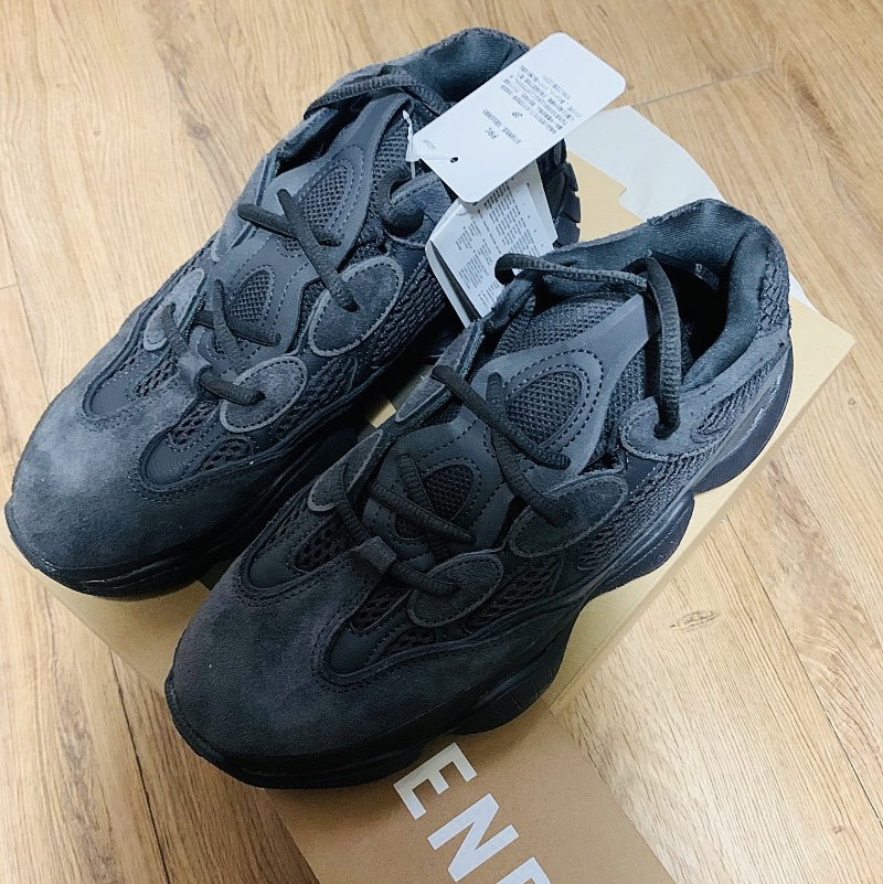 Adidas Yeezy 500 Utility Black 2018/2020 착용 스타일