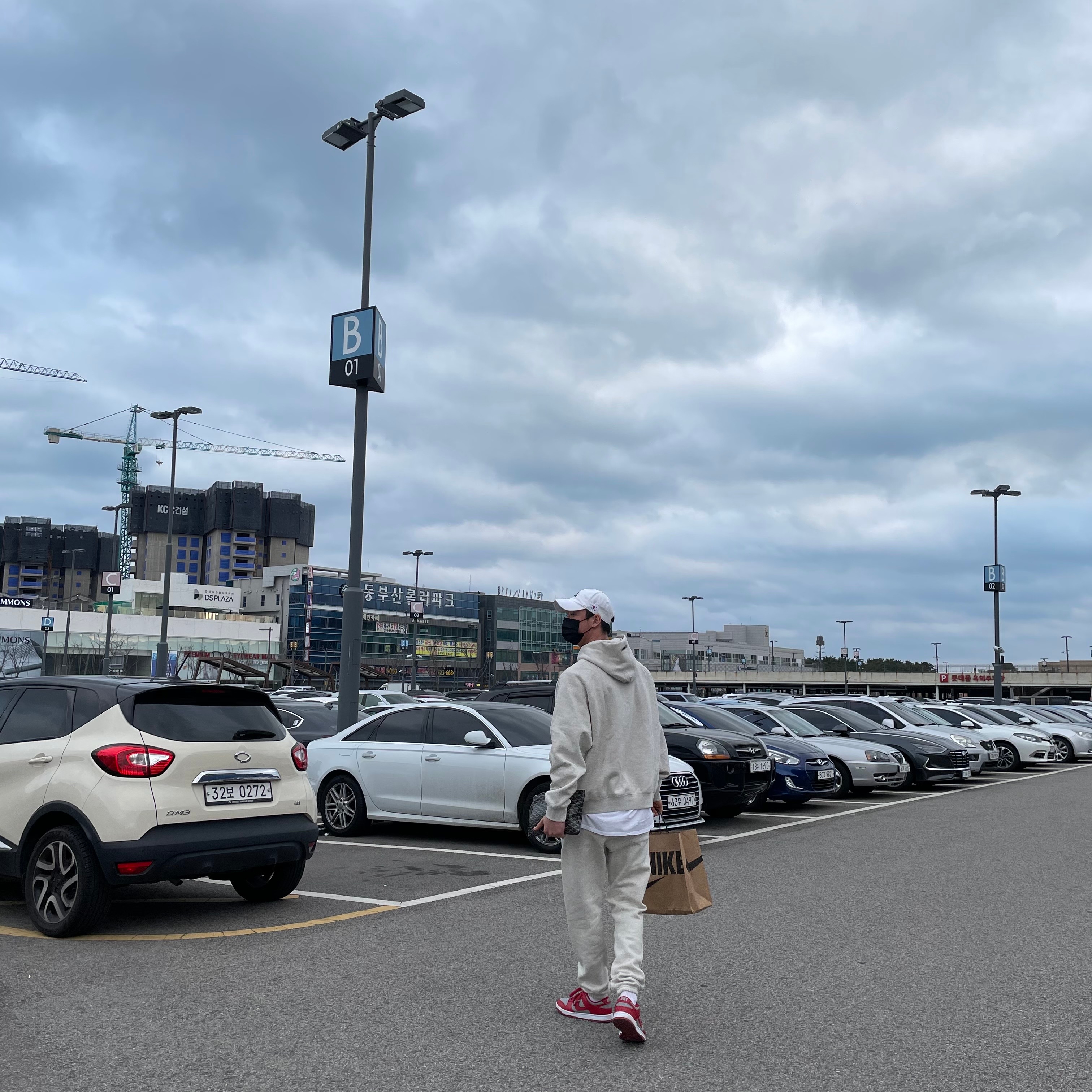 Essentials 3D Silicon Applique Pullover Hoodie Oatmeal/Oatmeal Heather/Light Heather Oatmeal 2020, Essentials Sweatpants Oatmeal/Oatmeal Heather/Light Heather Oatmeal 2020 착용 스타일 - 2
