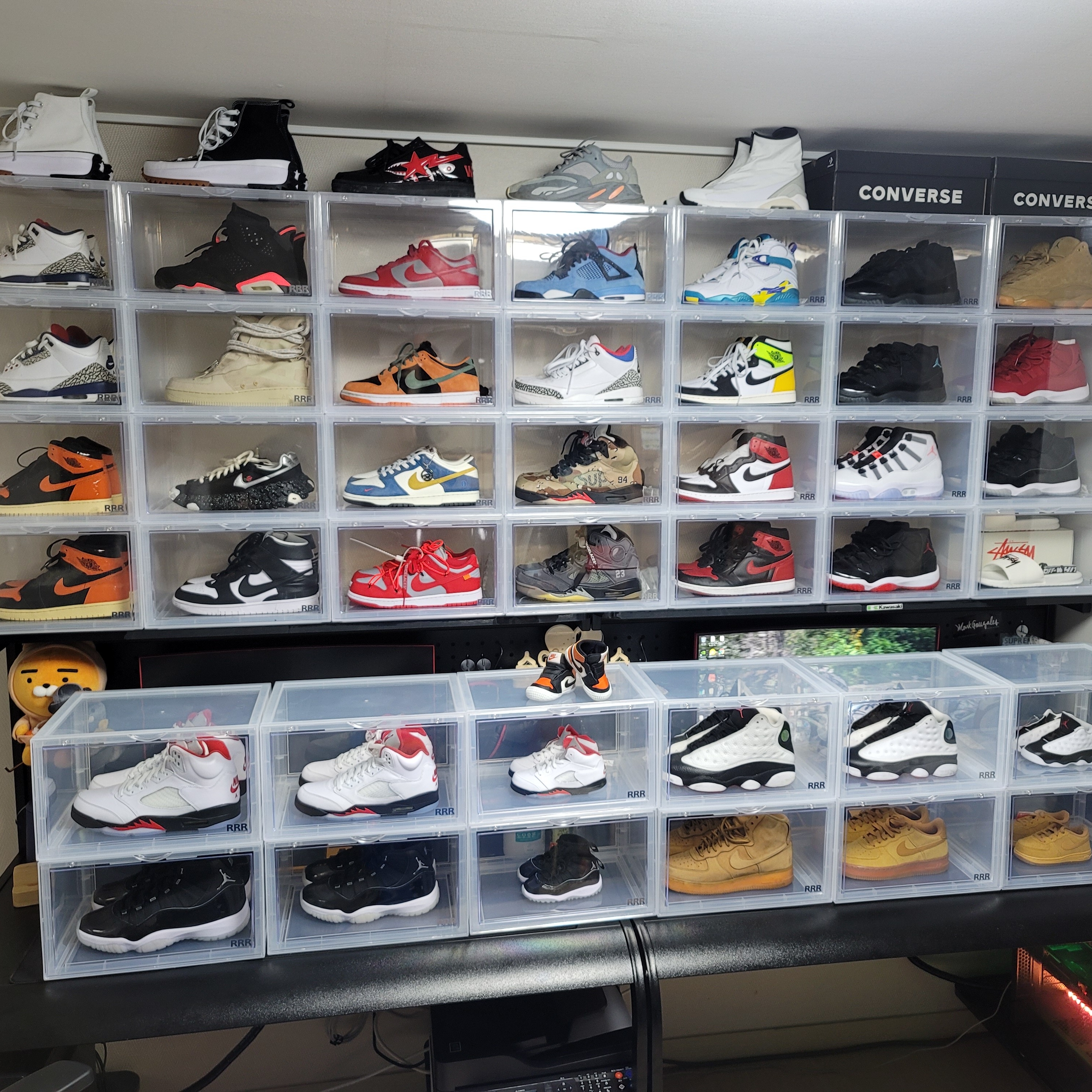 Jordan 5 x Off-White Retro SP Black Muslin, Nike x Off-White Dunk Low University Red 착용 스타일