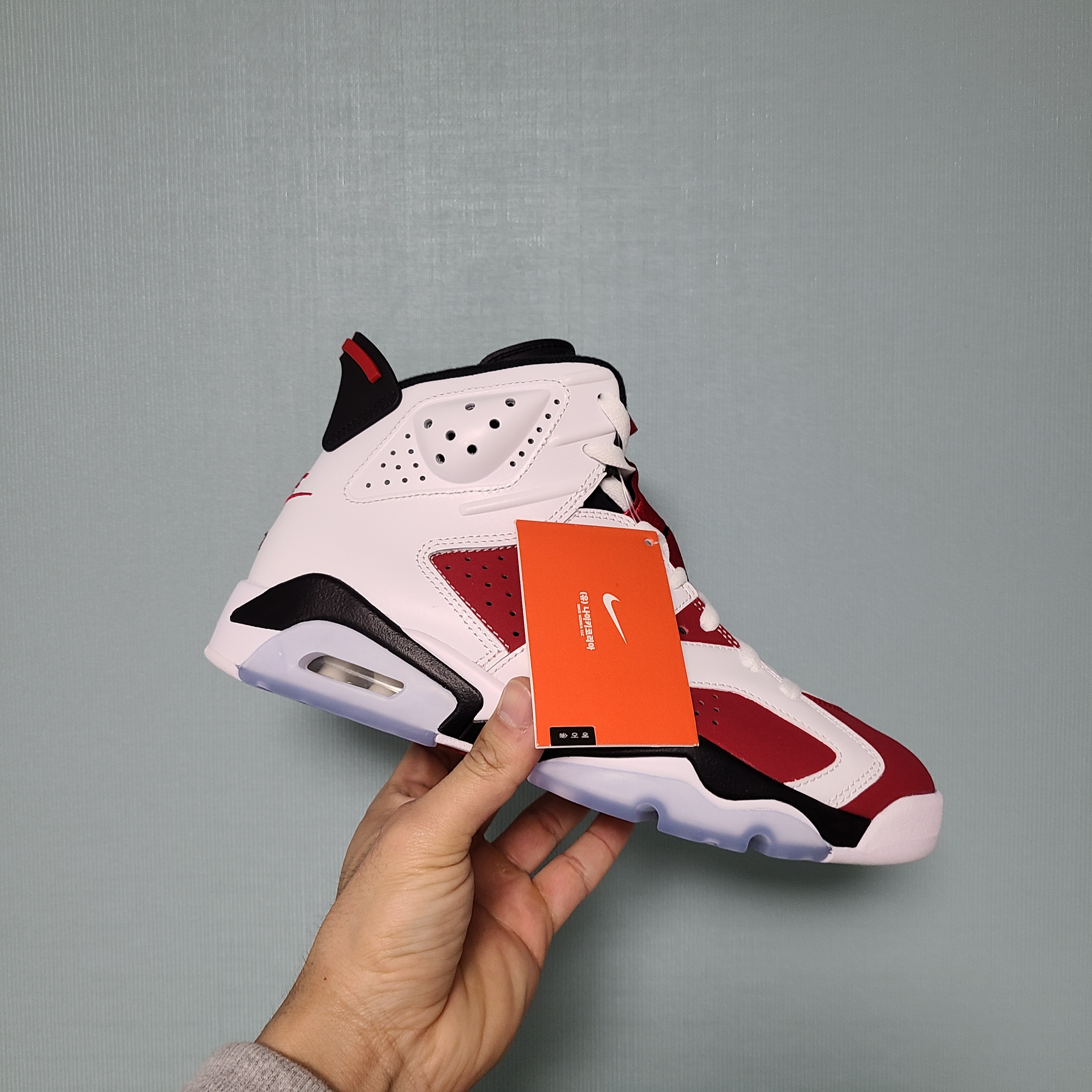 Jordan 6 Retro Carmine 2021 착용 스타일 - 1