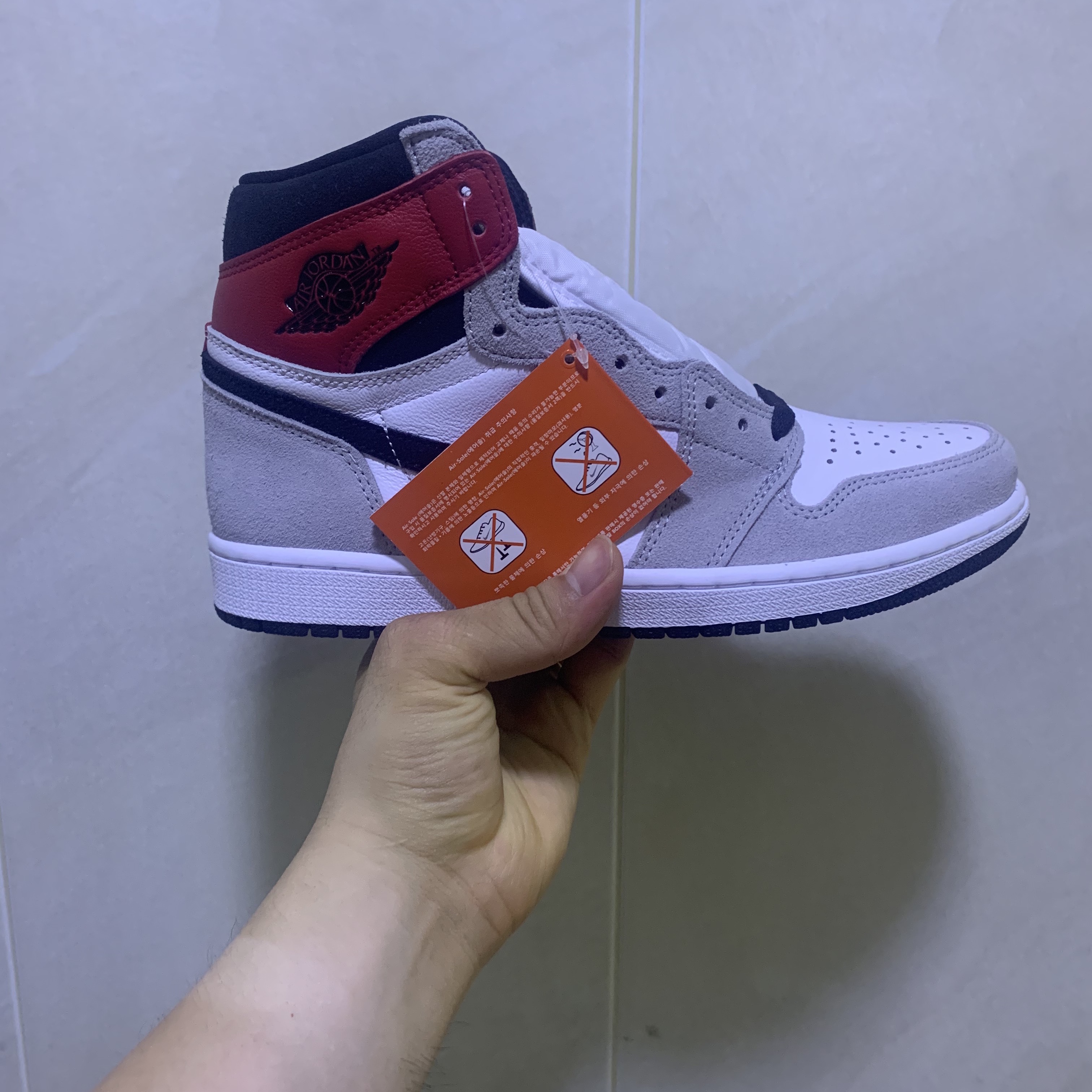 Jordan 1 Retro High OG Light Smoke Grey 착용 스타일