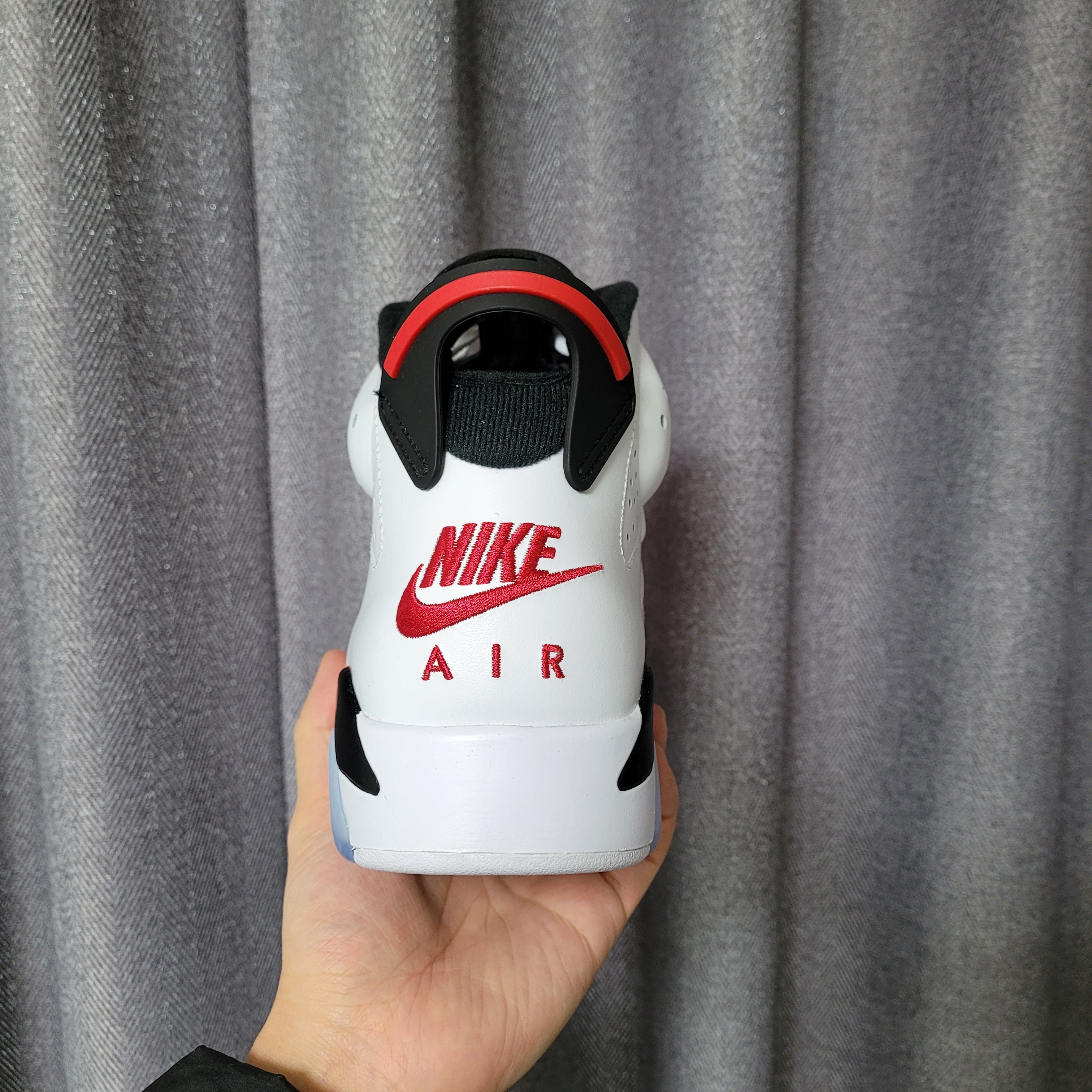 Jordan 6 Retro Carmine 2021 착용 스타일 - 3