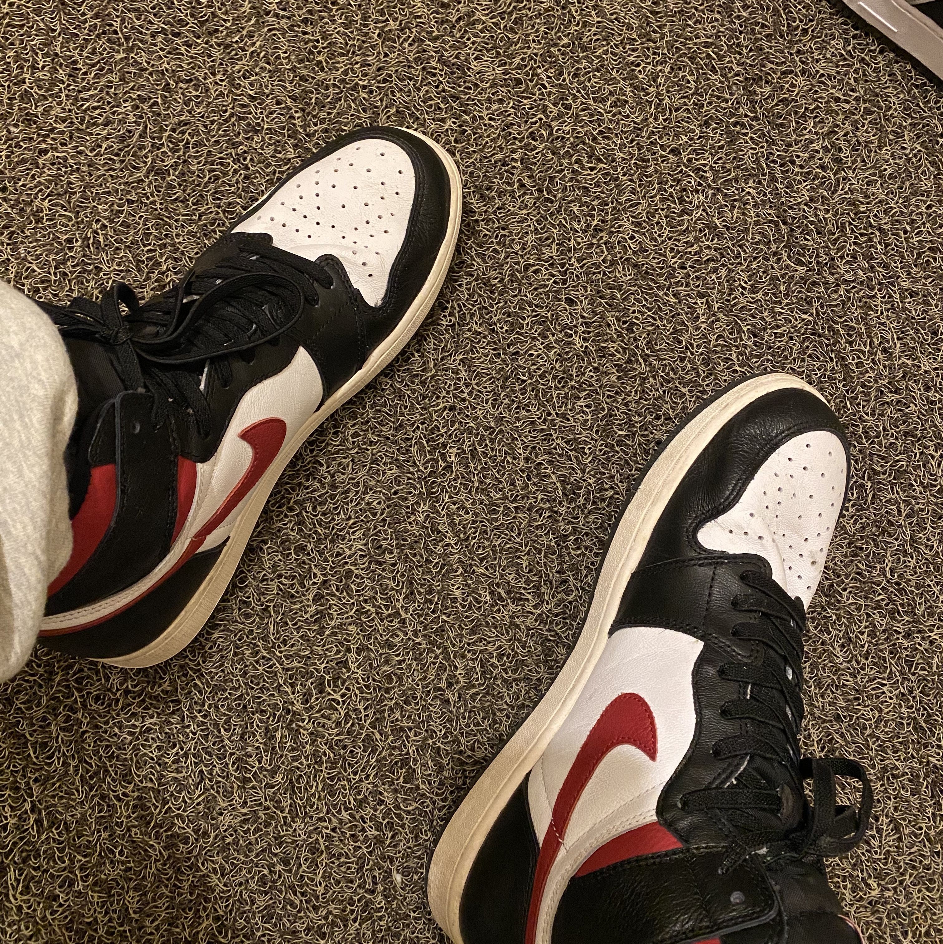 Jordan 1 Retro High OG Gym Red 착용 스타일