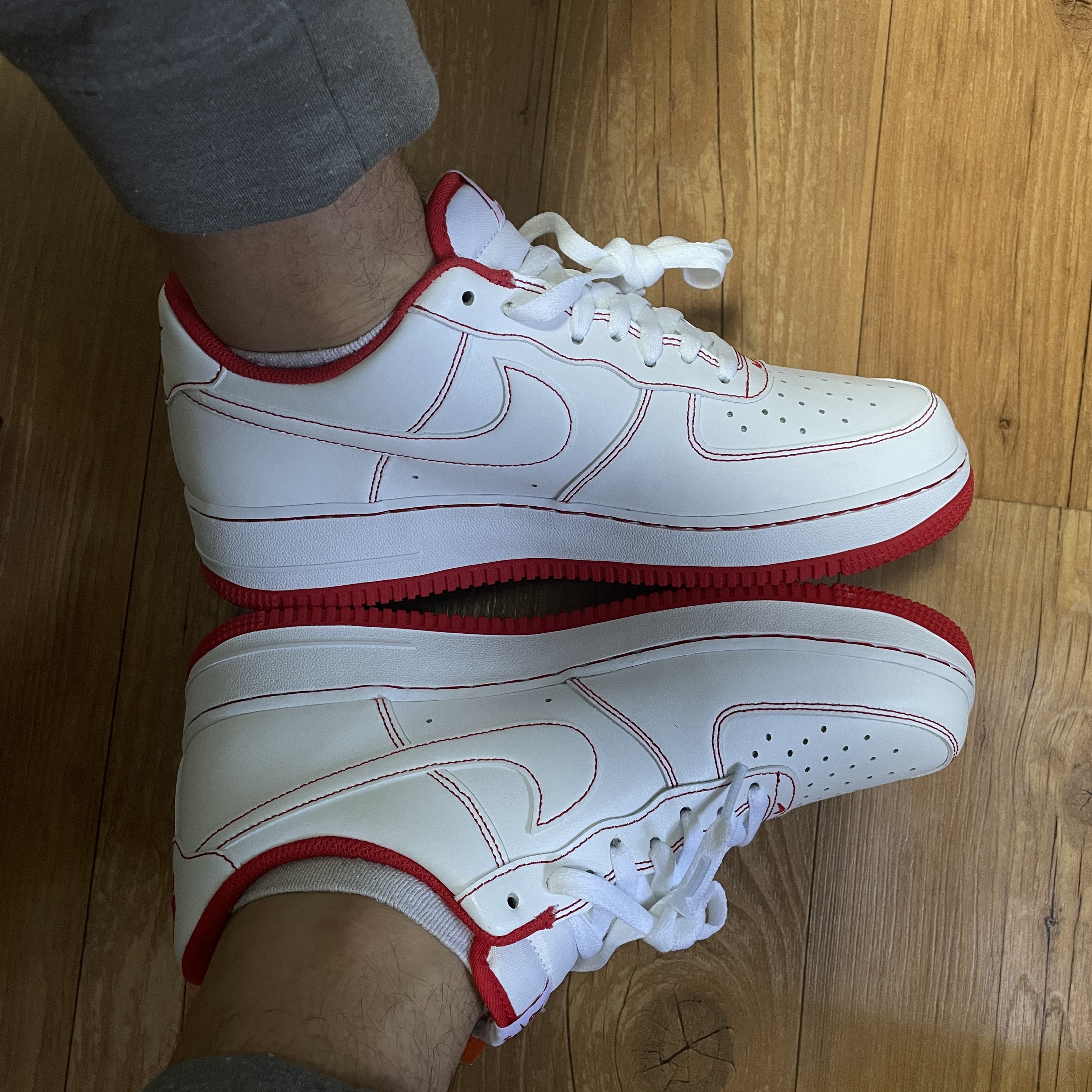 Nike Air Force 1 '07 Stitch Radiant Red 착용 스타일