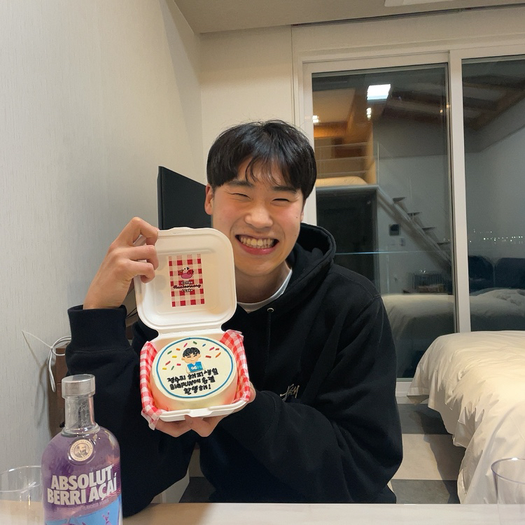 KREAM 프로필 이미지