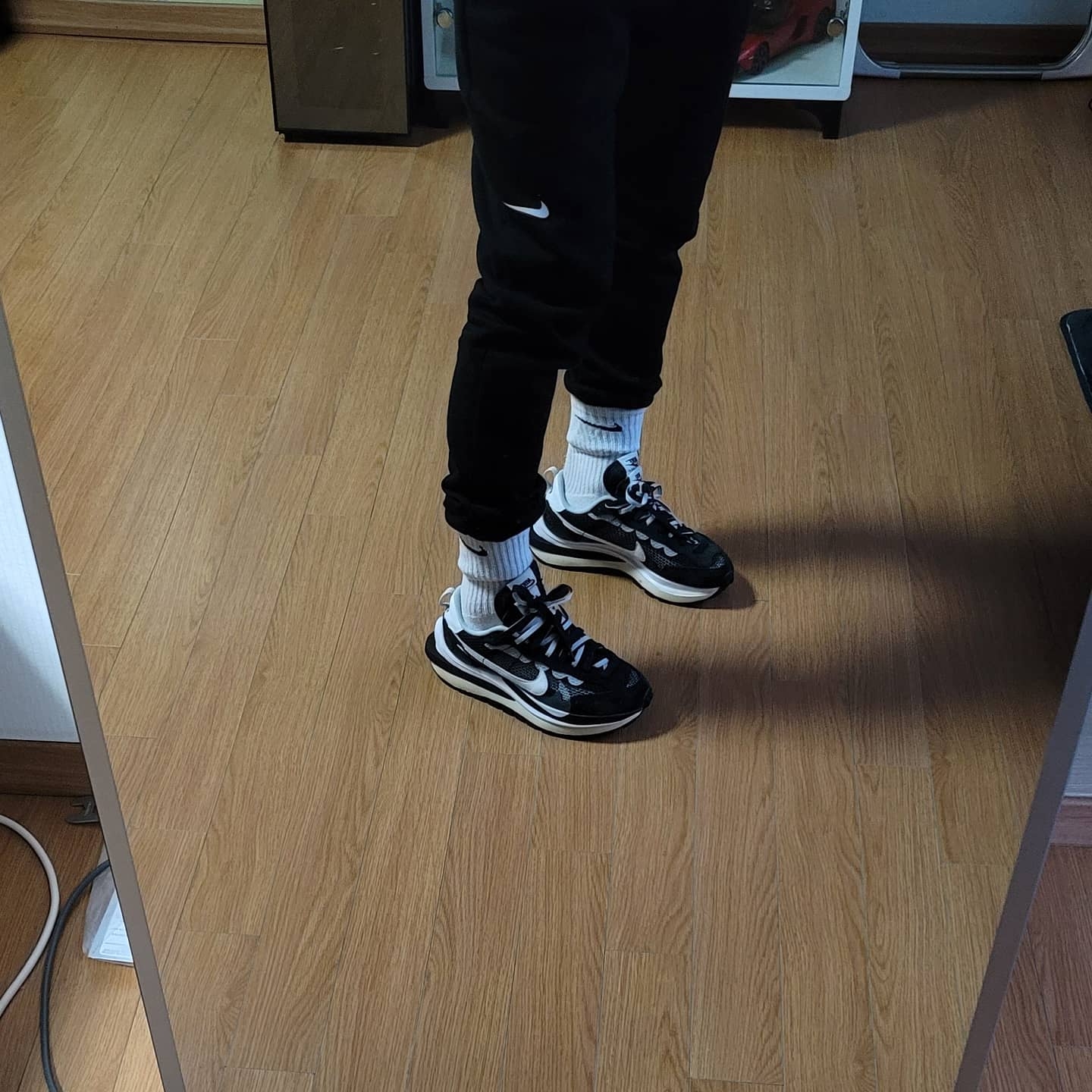 Nike x Sacai VaporWaffle Black White 착용 스타일