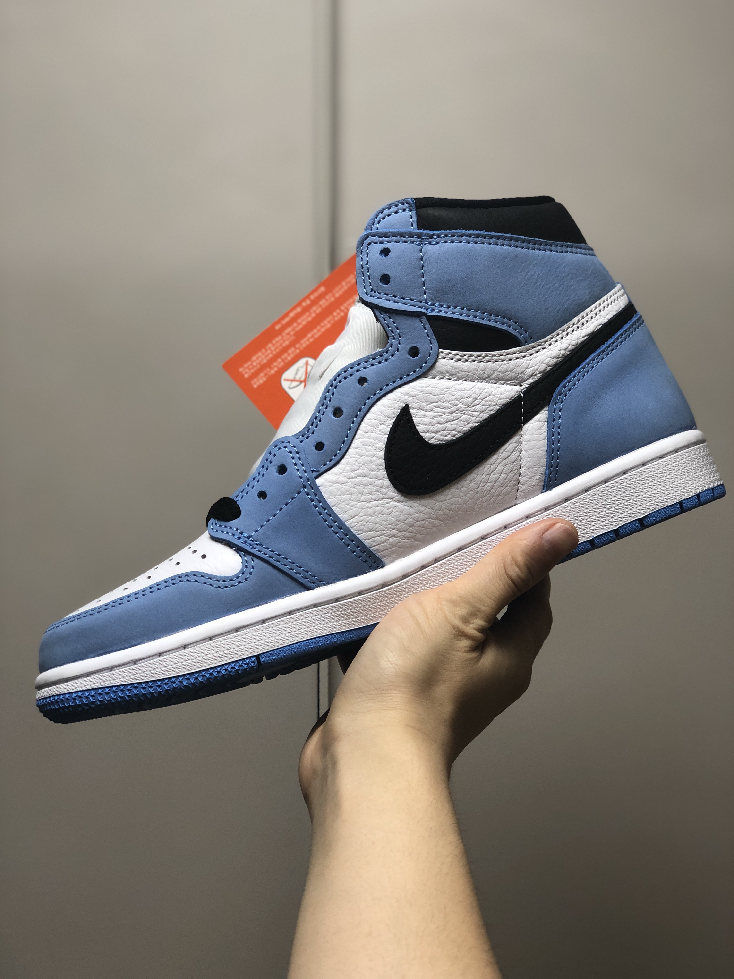 Jordan 1 Retro High OG University Blue 착용 스타일