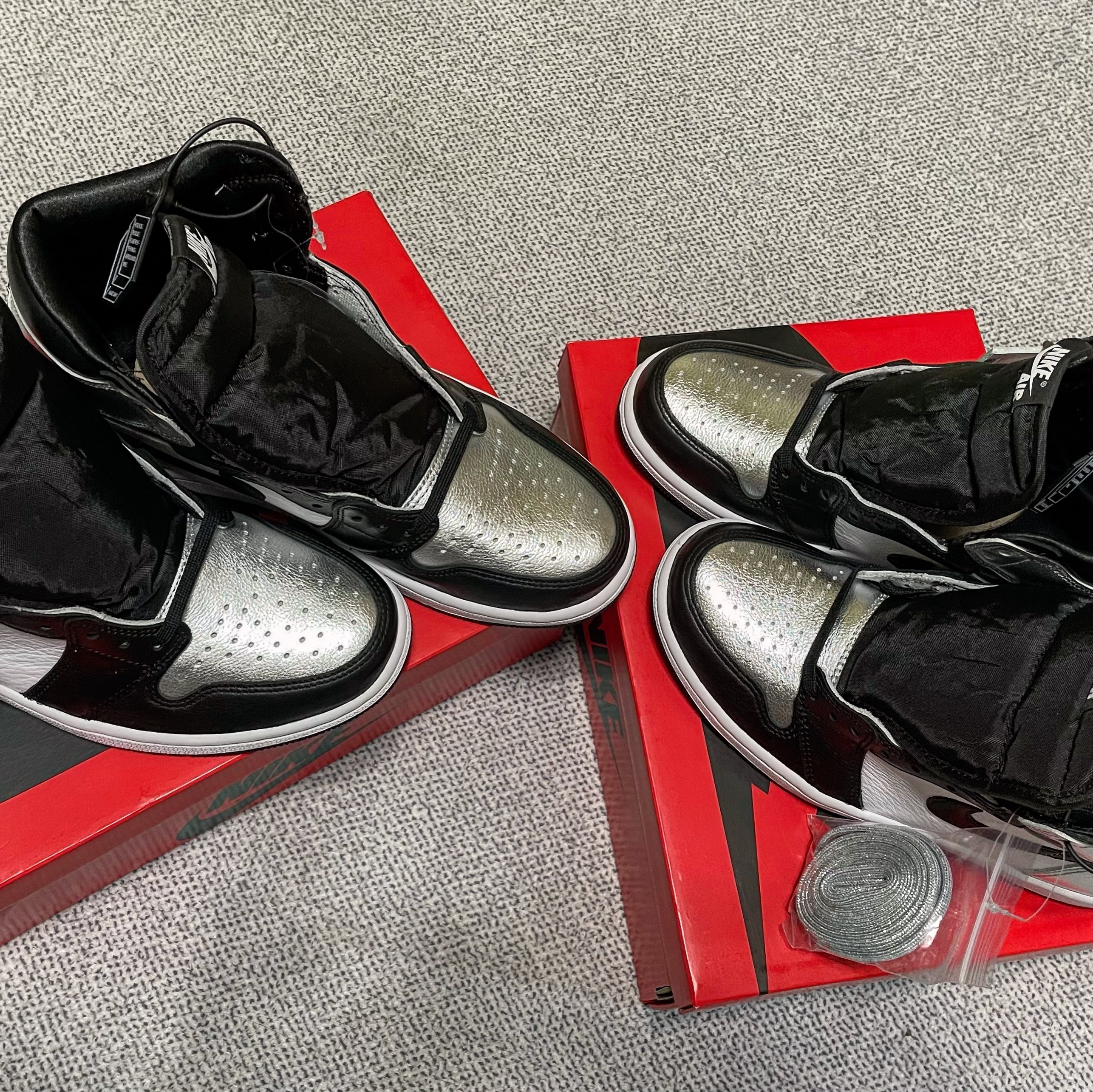 (W) Jordan 1 Retro High OG Silver Toe 착용 스타일 - 3