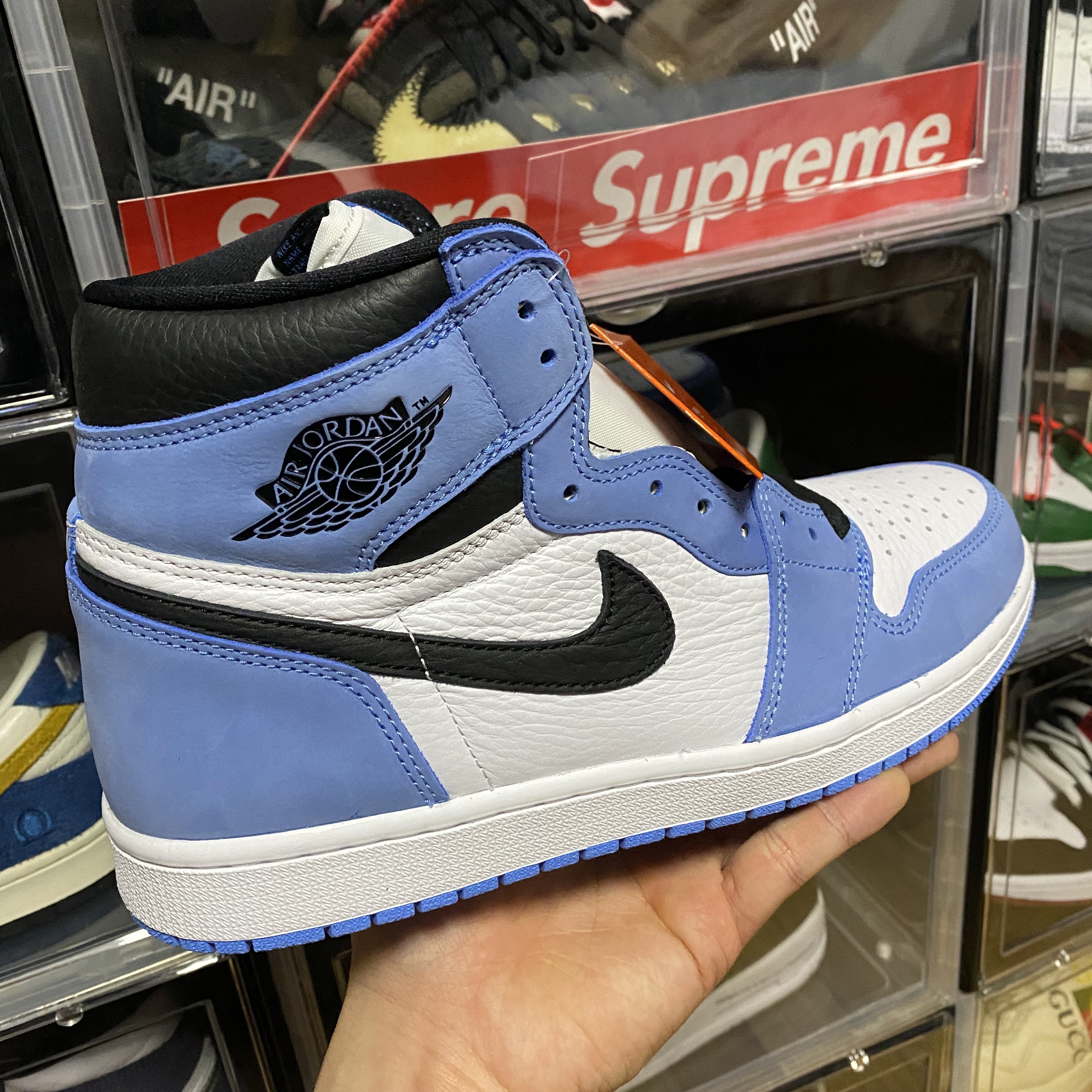 Jordan 1 Retro High OG University Blue 착용 스타일