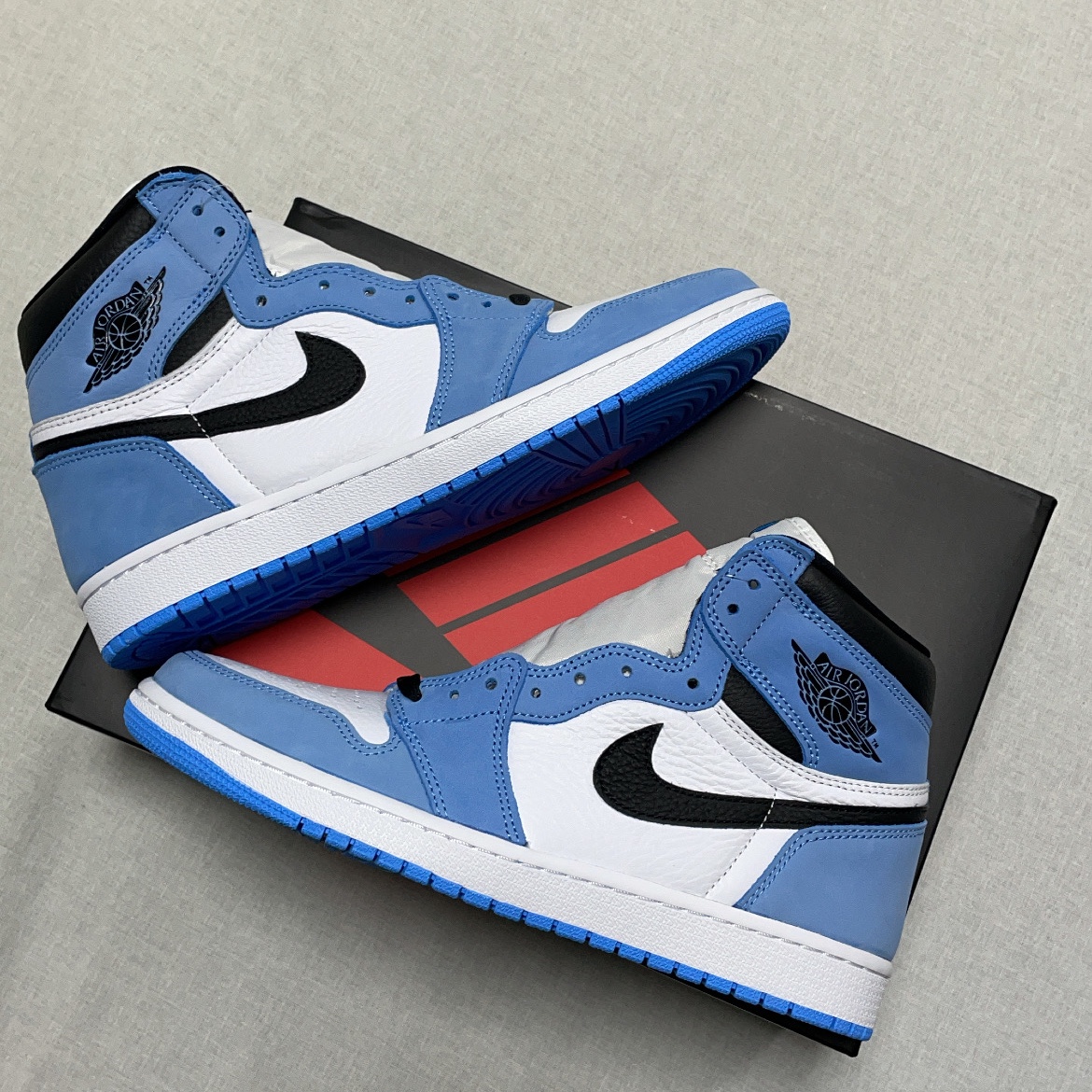 Jordan 1 Retro High OG University Blue 착용 스타일