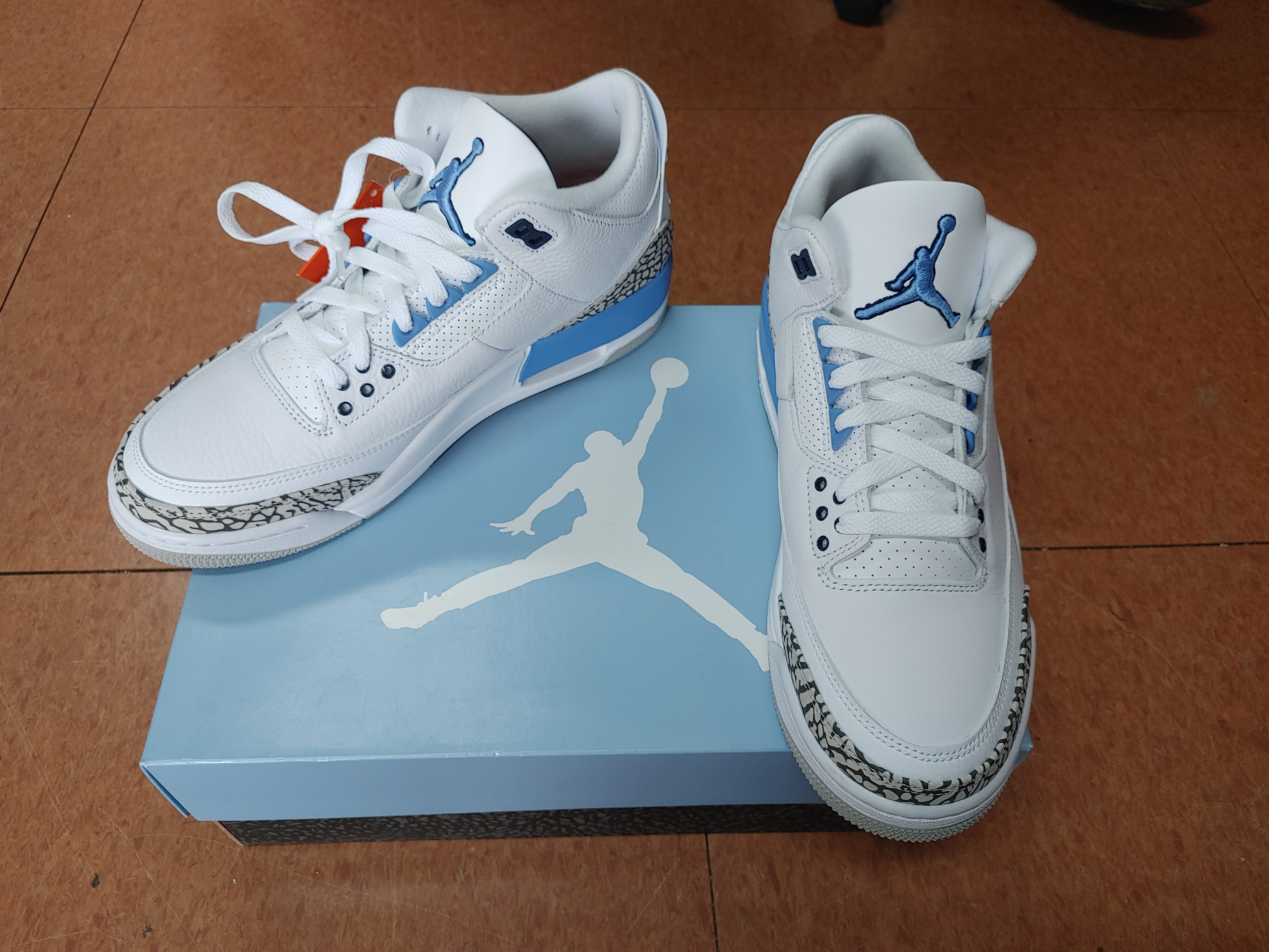 Jordan 3 Retro UNC 2020 착용 스타일 - 1