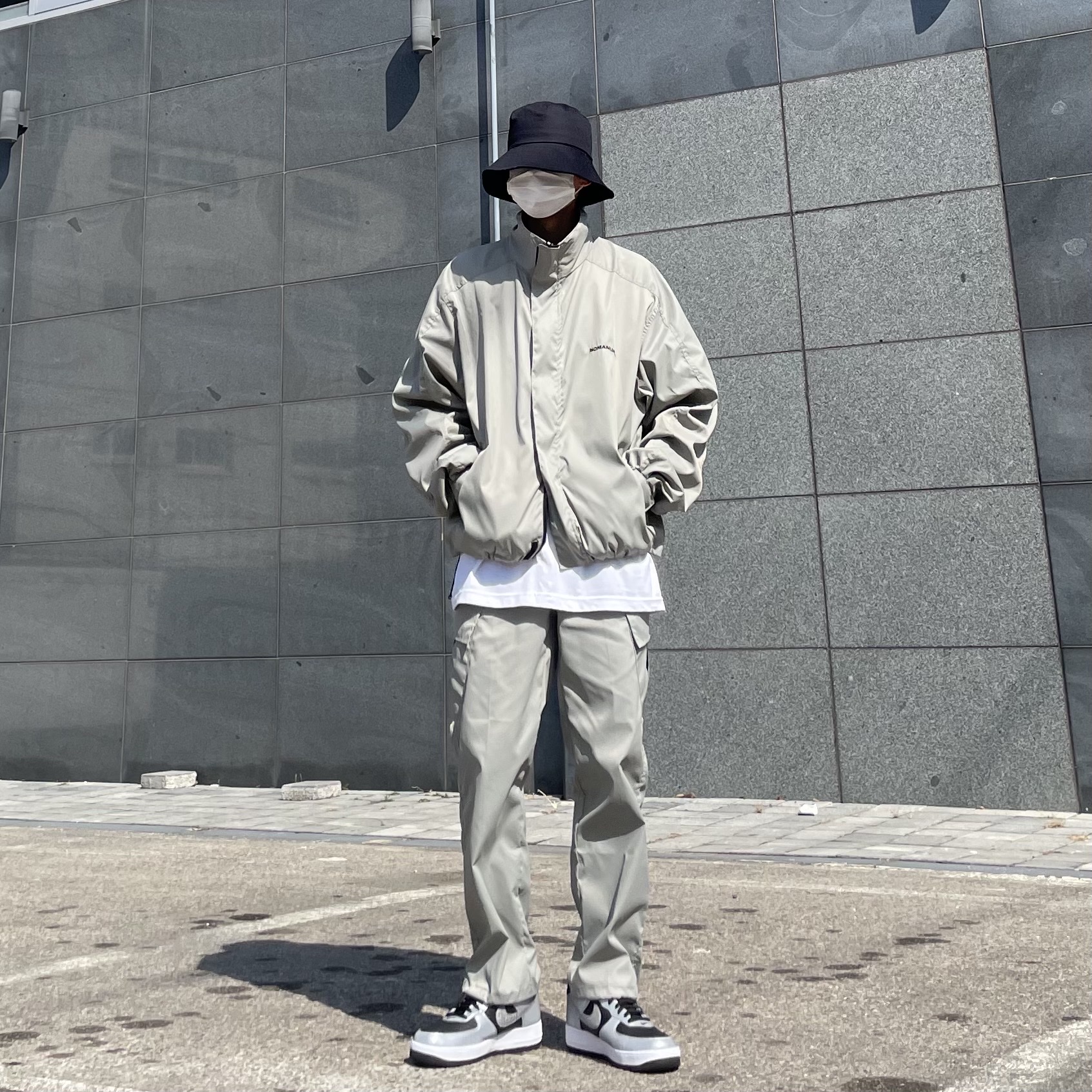 Nike Air Force 1 B Silver Snake 착용 스타일