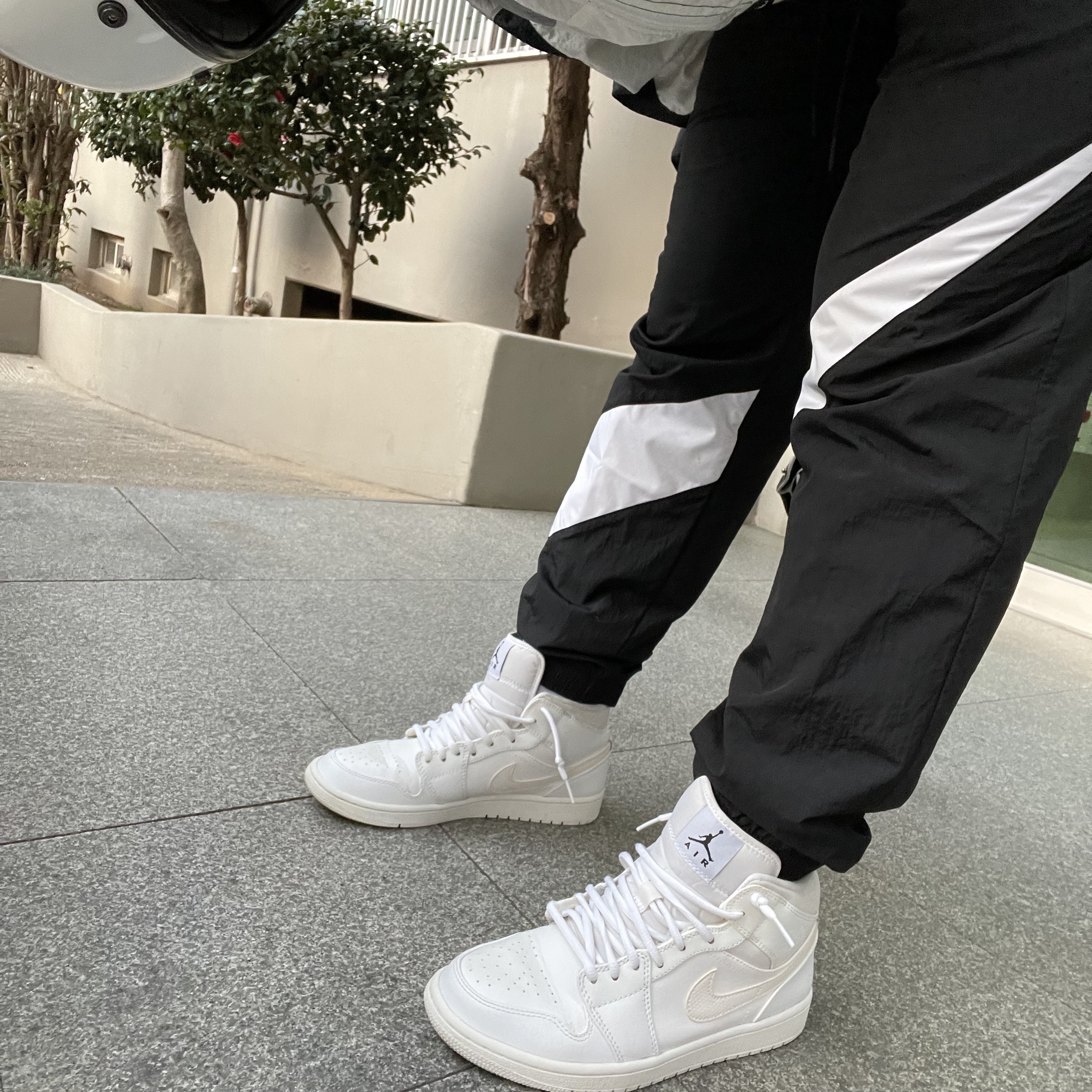 Jordan 1 Retro Mid White 2017 착용 스타일 - 2