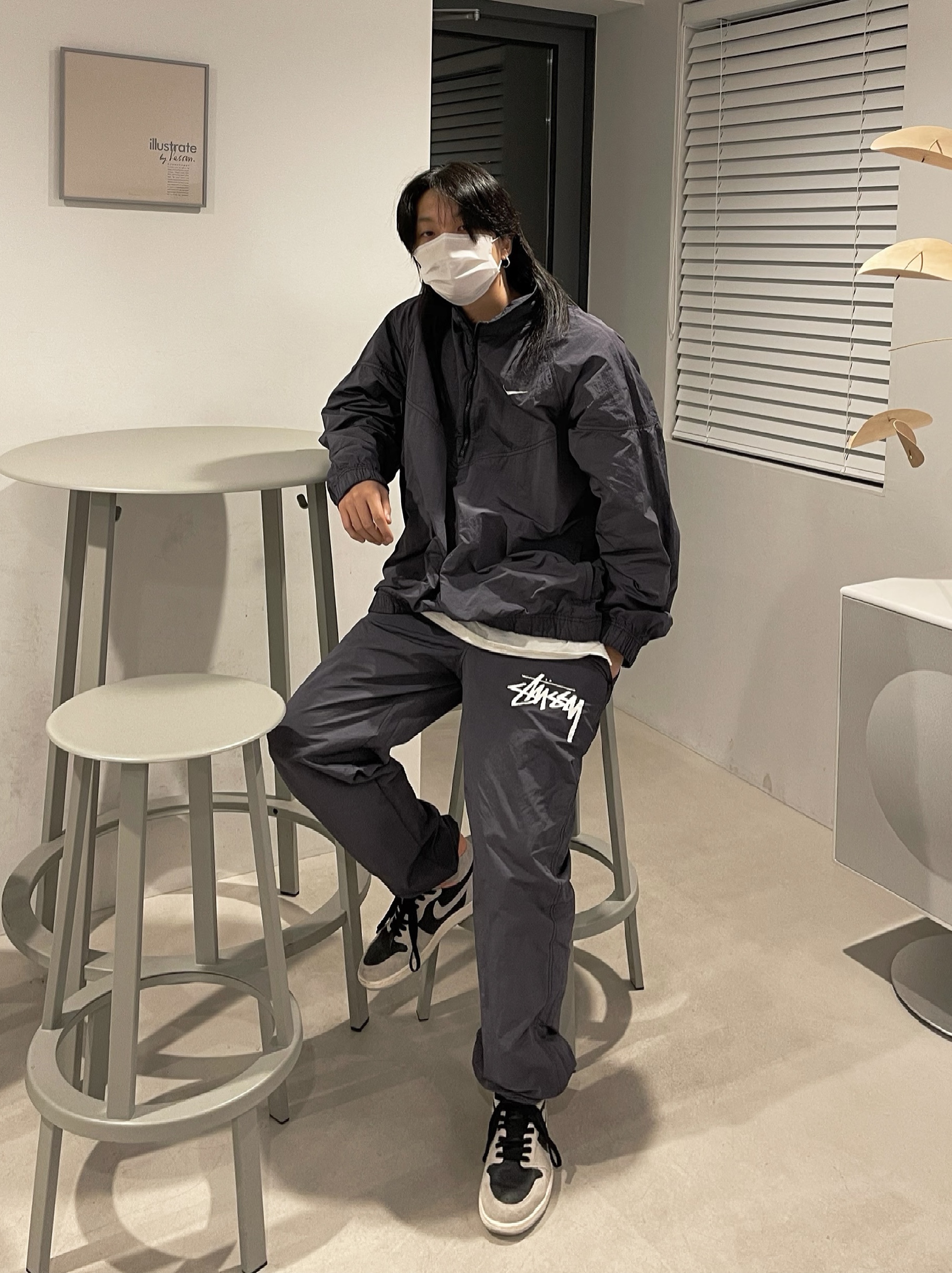 Nike x Stussy Beach Pants Off Noir, Nike x Stussy Windrunner Jacket Off Noir 착용 스타일