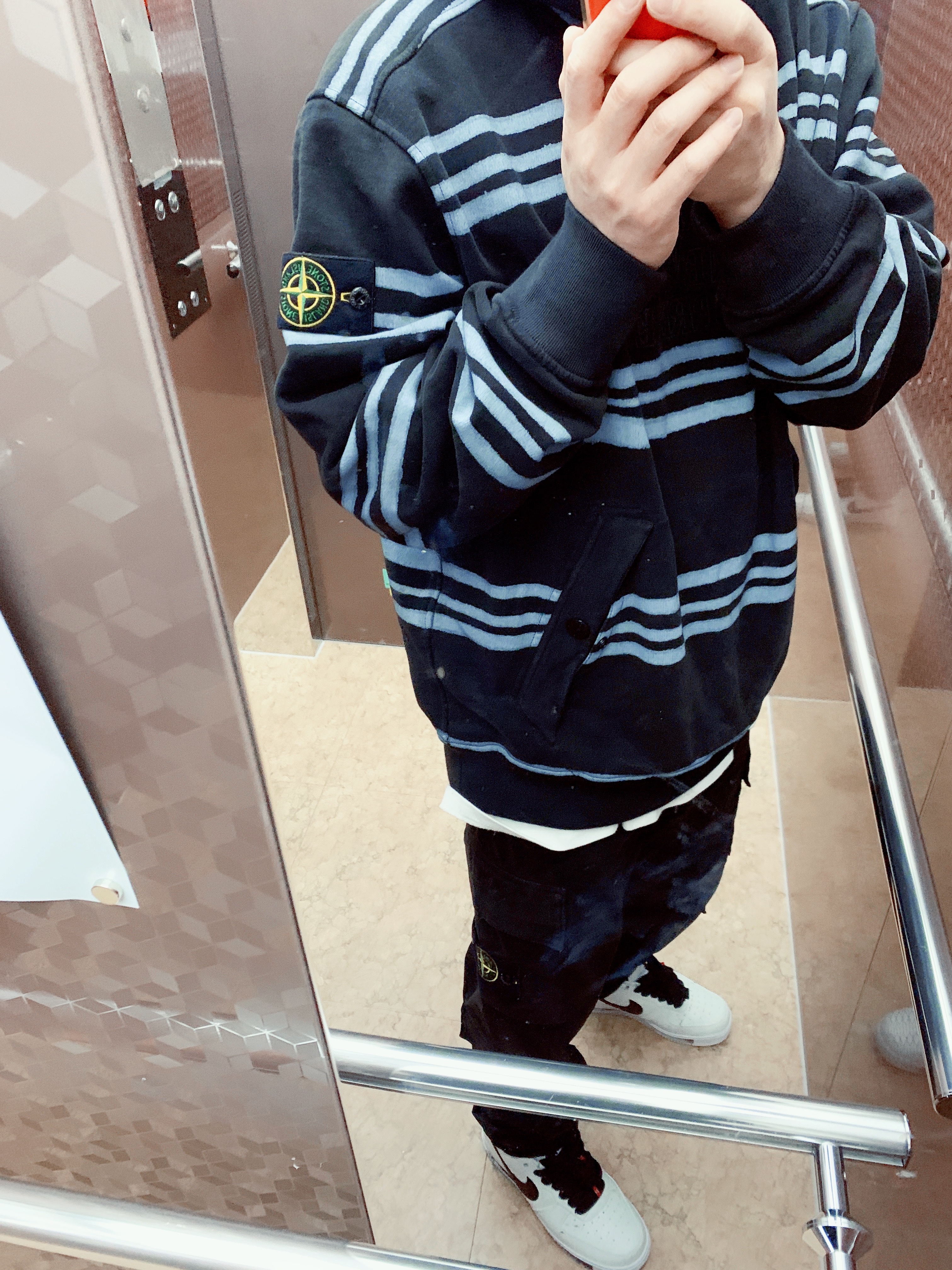 Supreme x Stone Island Warp Stripe Hooded Sweatshirt Black - 20FW, Supreme x Stone Island Painted Camo Nylon 6-Panel Black - 20FW 착용 스타일 - 2