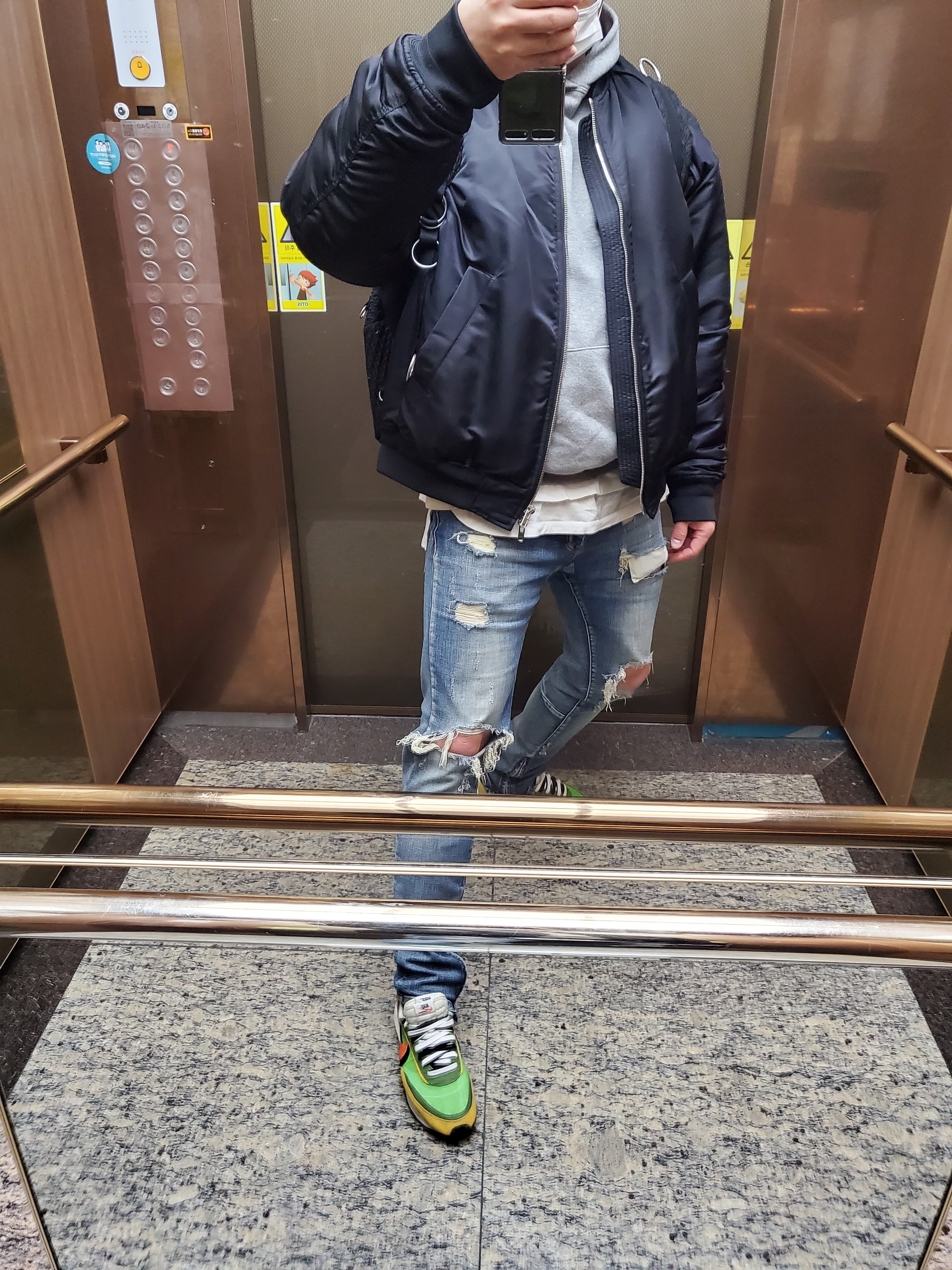 Nike x Sacai LDWaffle Green Multi 착용 스타일
