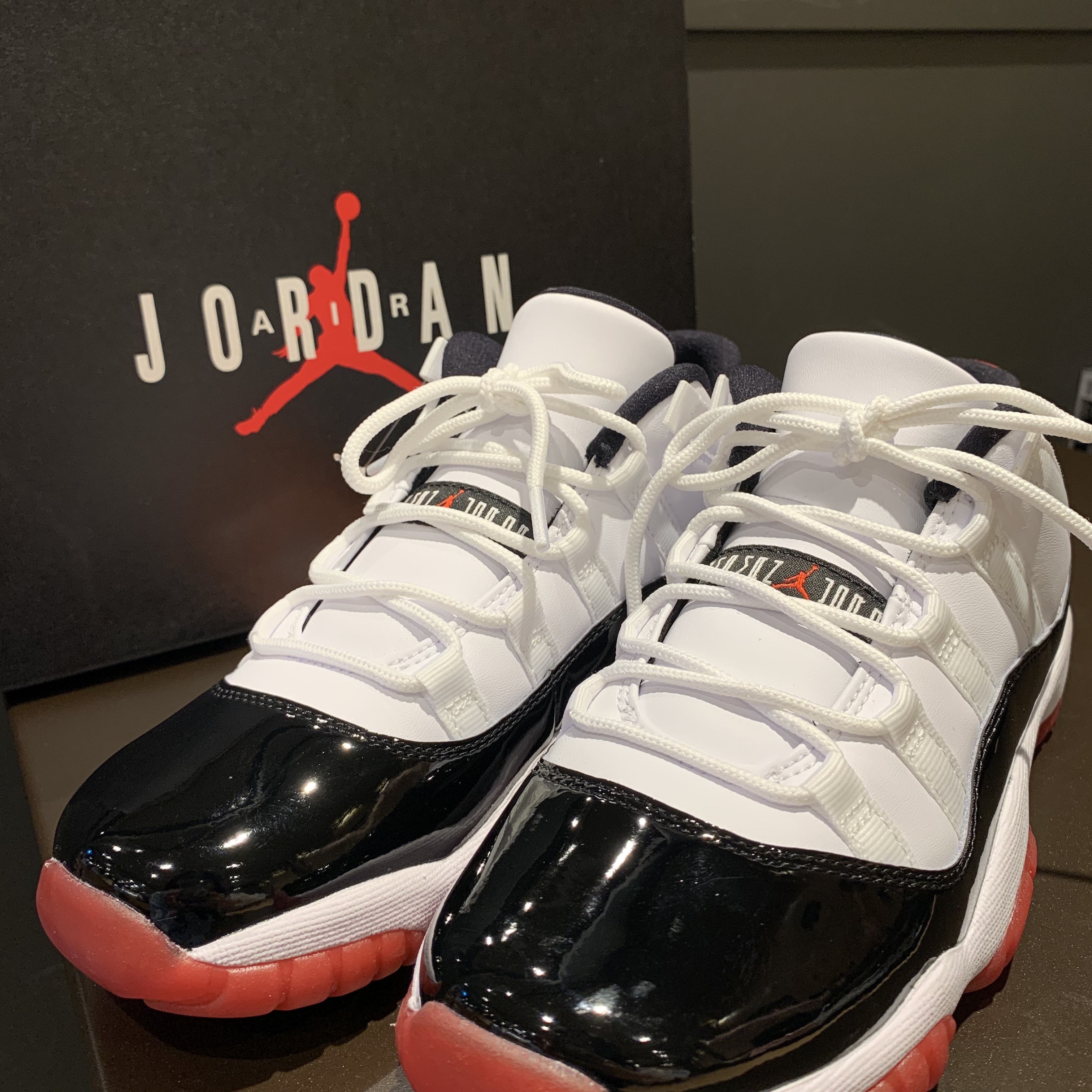 Jordan 11 Retro Low Concord Bred 착용 스타일