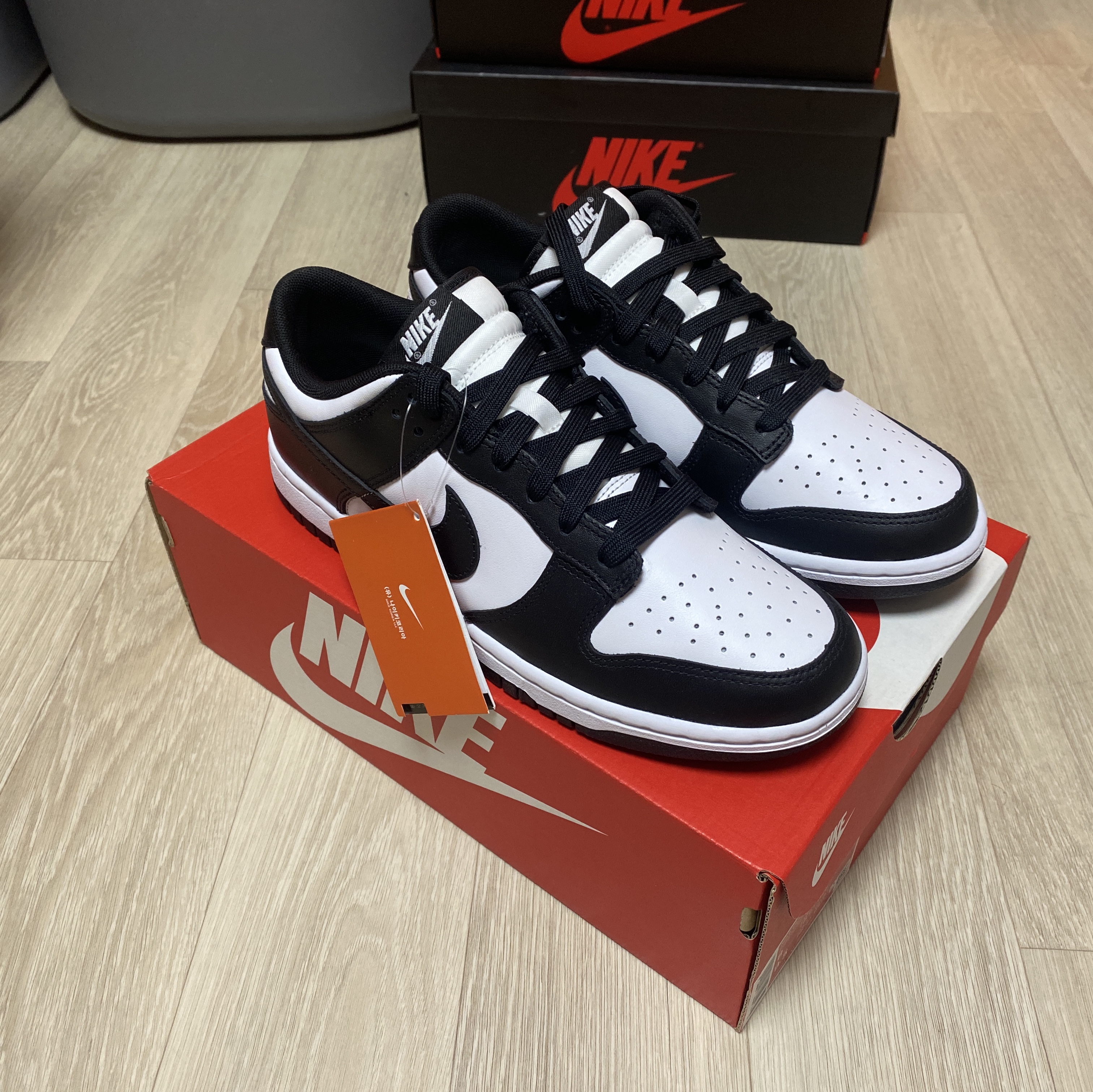 Nike Dunk Low Retro Black 착용 스타일 - 2