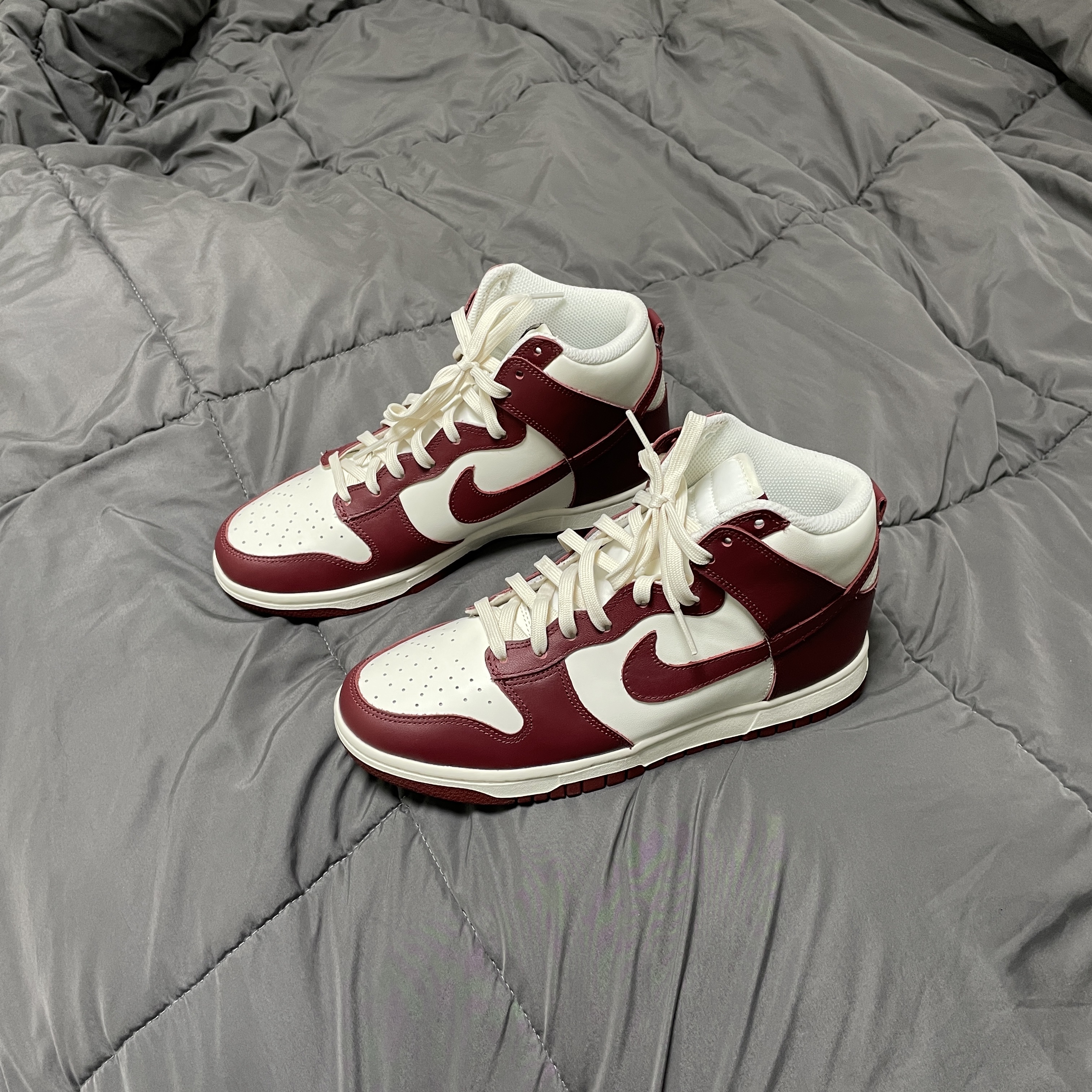 (W) Nike Dunk High Team Red 착용 스타일 - 3