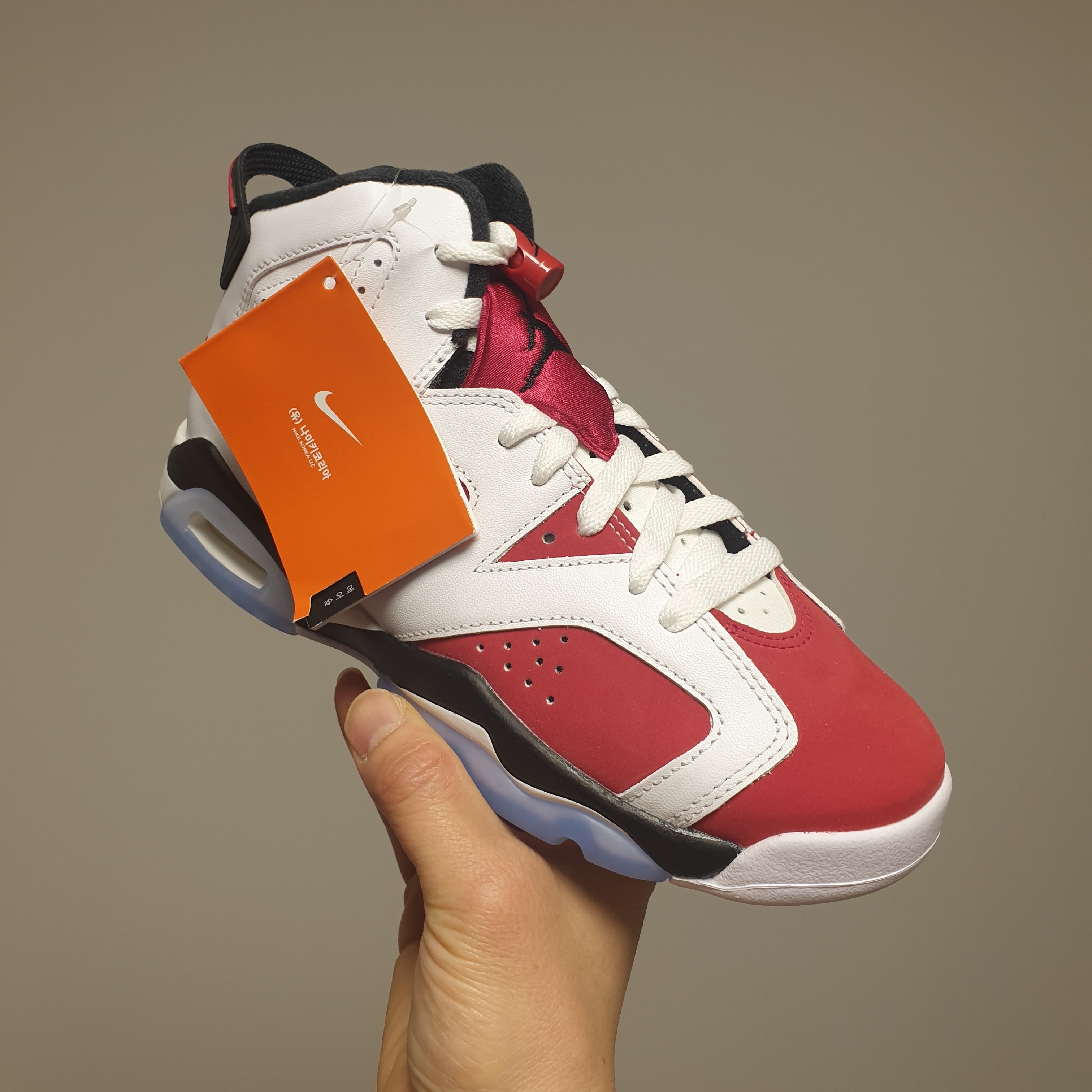 (GS) Jordan 6 Retro Carmine 2021 착용 스타일 - 1