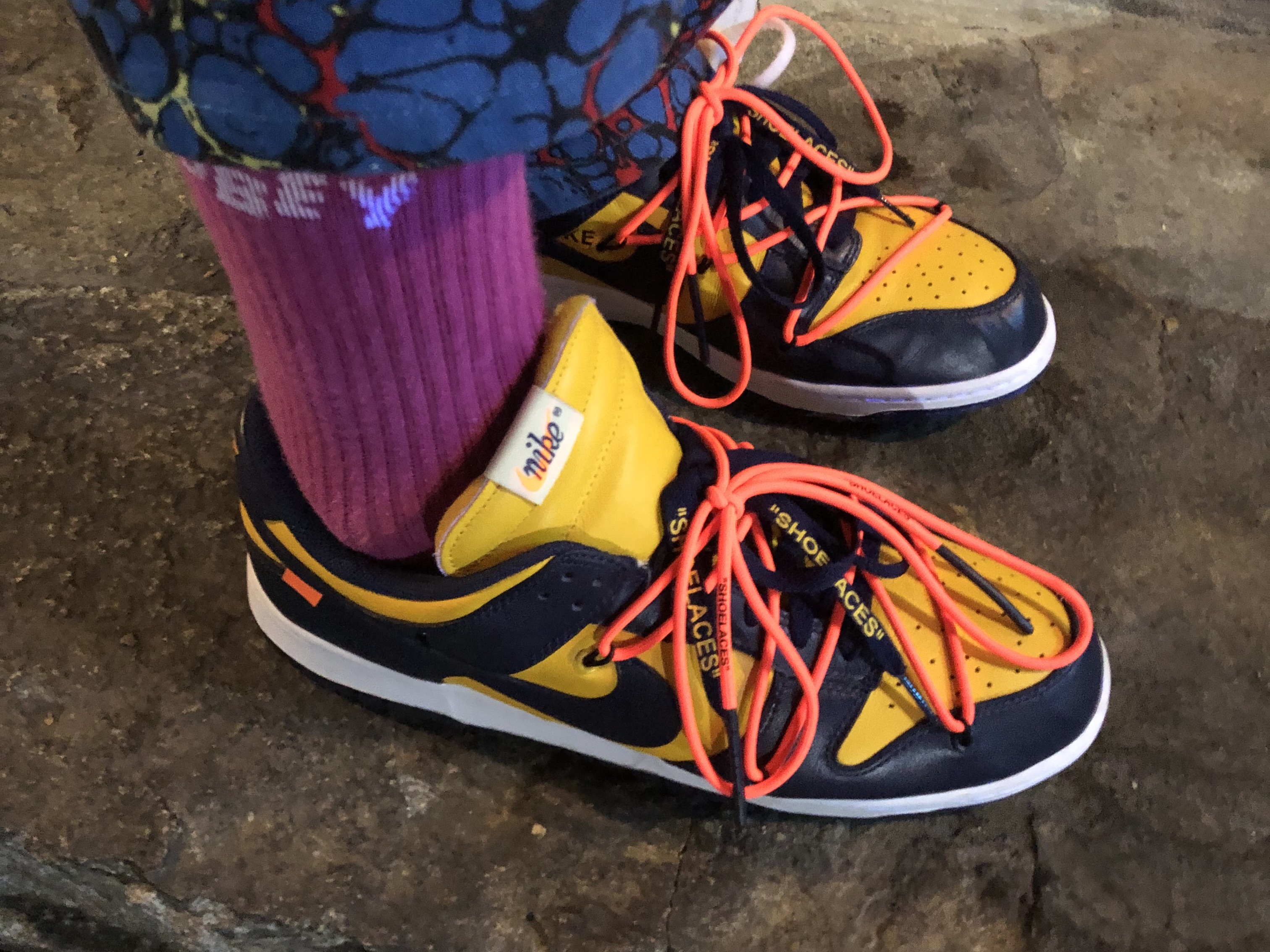 Nike x Off-White Dunk Low University Gold Midnight Navy, Nike x Off-White Dunk Low University Red 착용 스타일 - 3