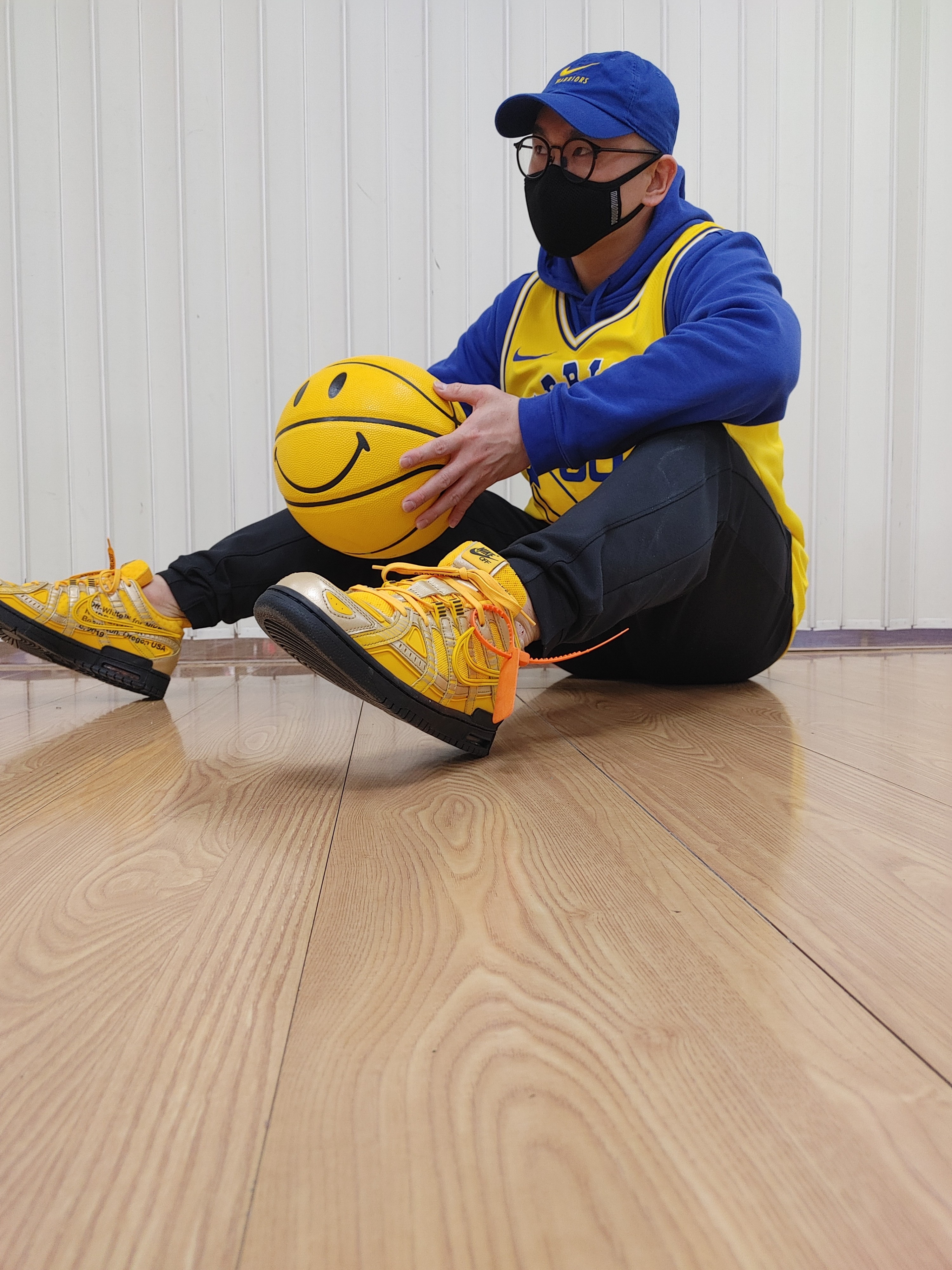 Nike x Off-White Air Rubber Dunk University Gold 착용 스타일 - 3
